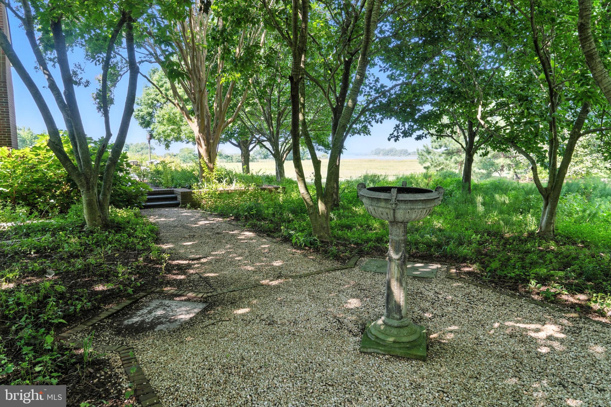 QUAKER NECK - Residential