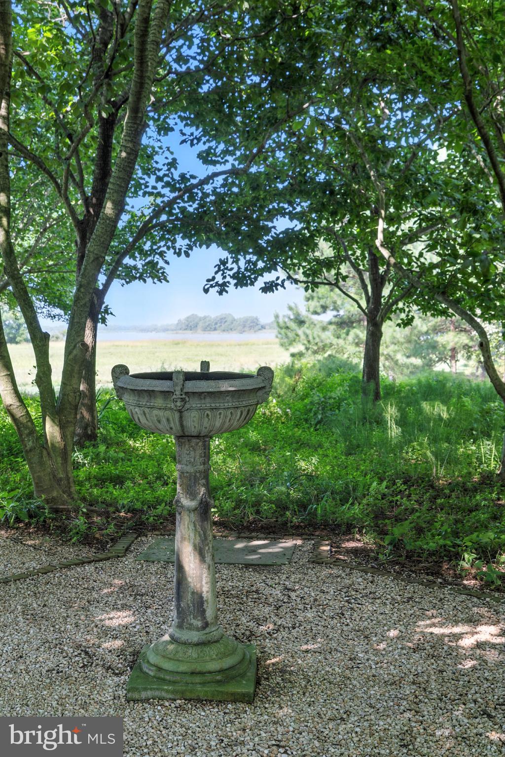 QUAKER NECK - Residential