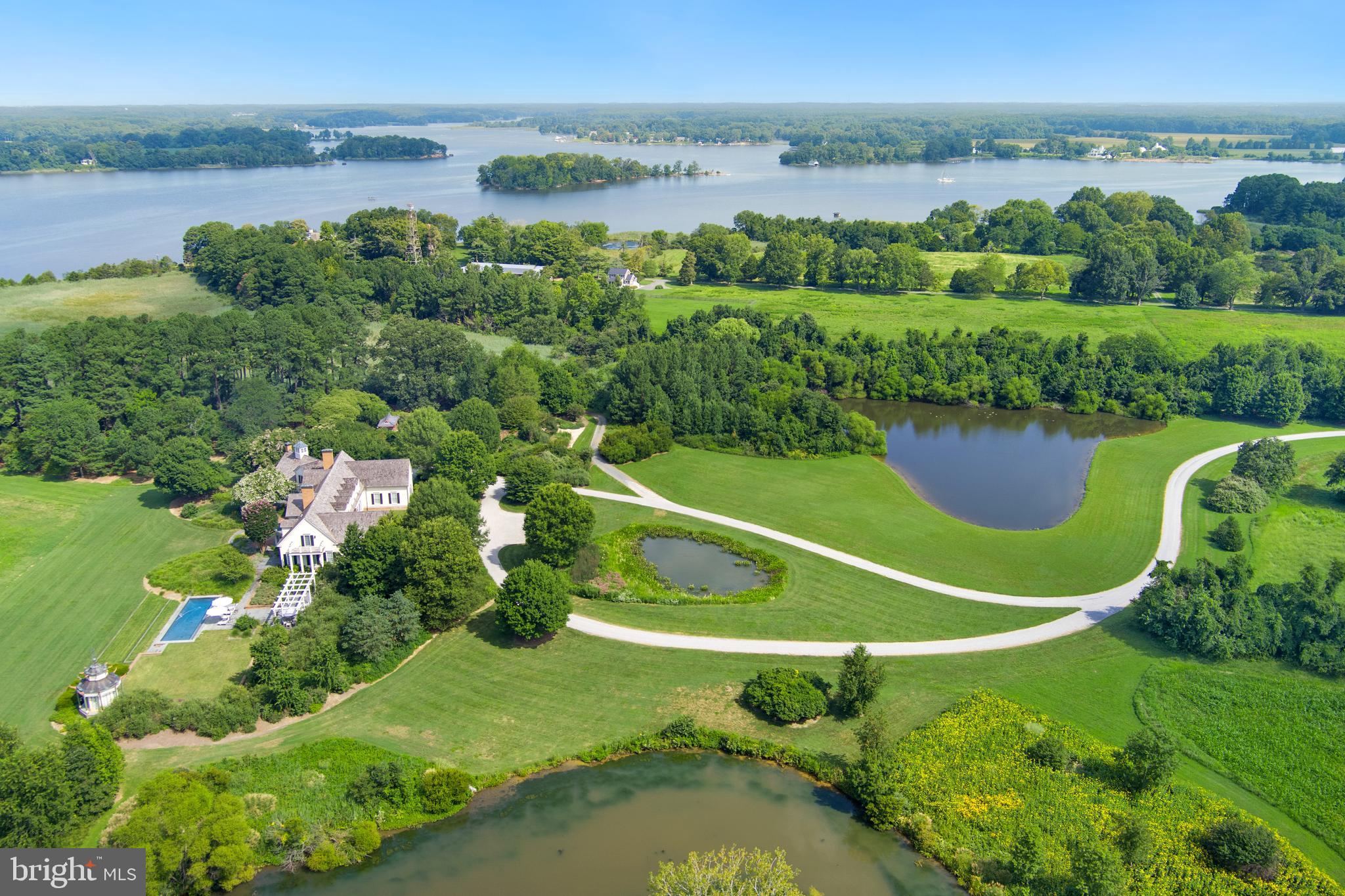 QUAKER NECK - Residential