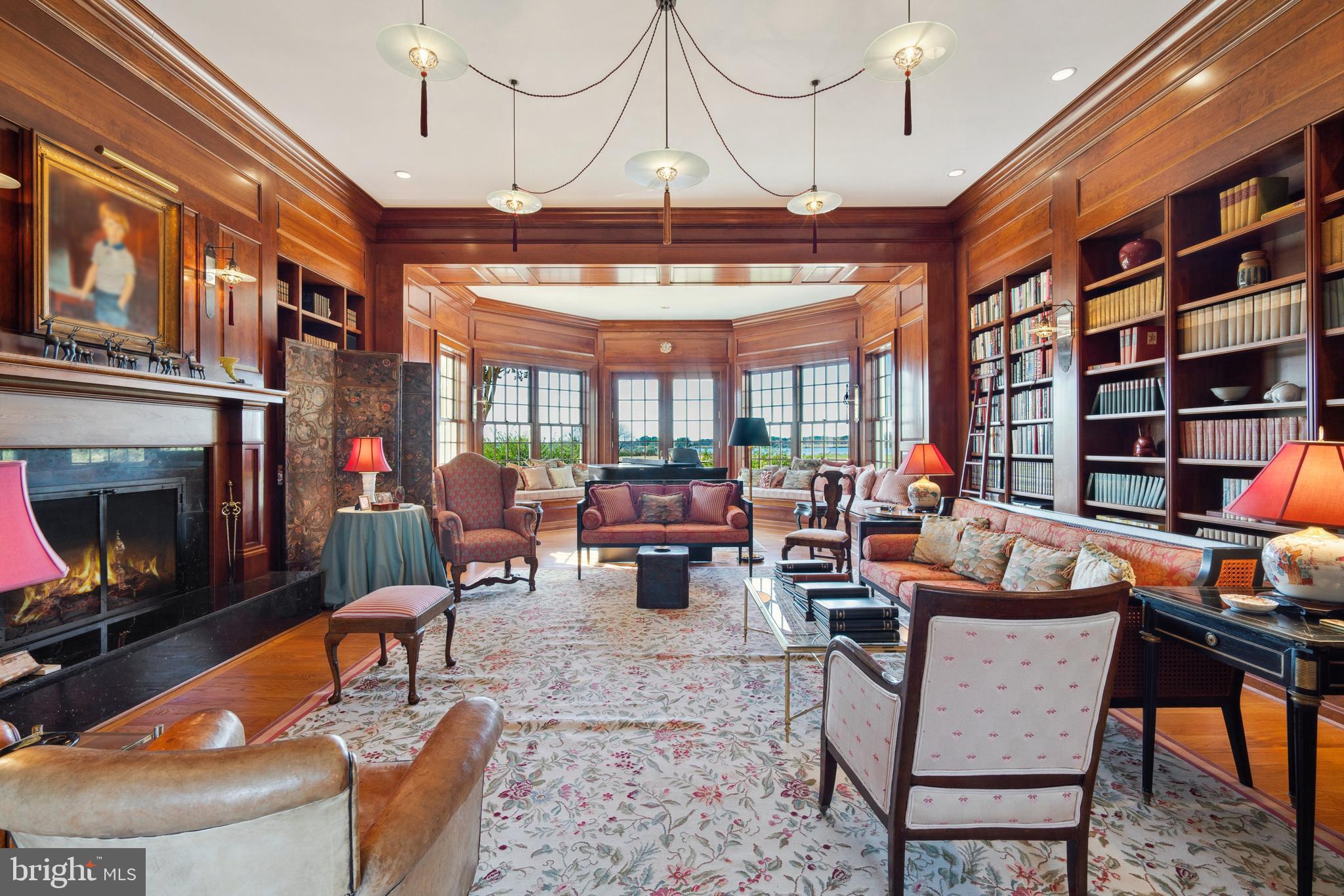 QUAKER NECK - Residential