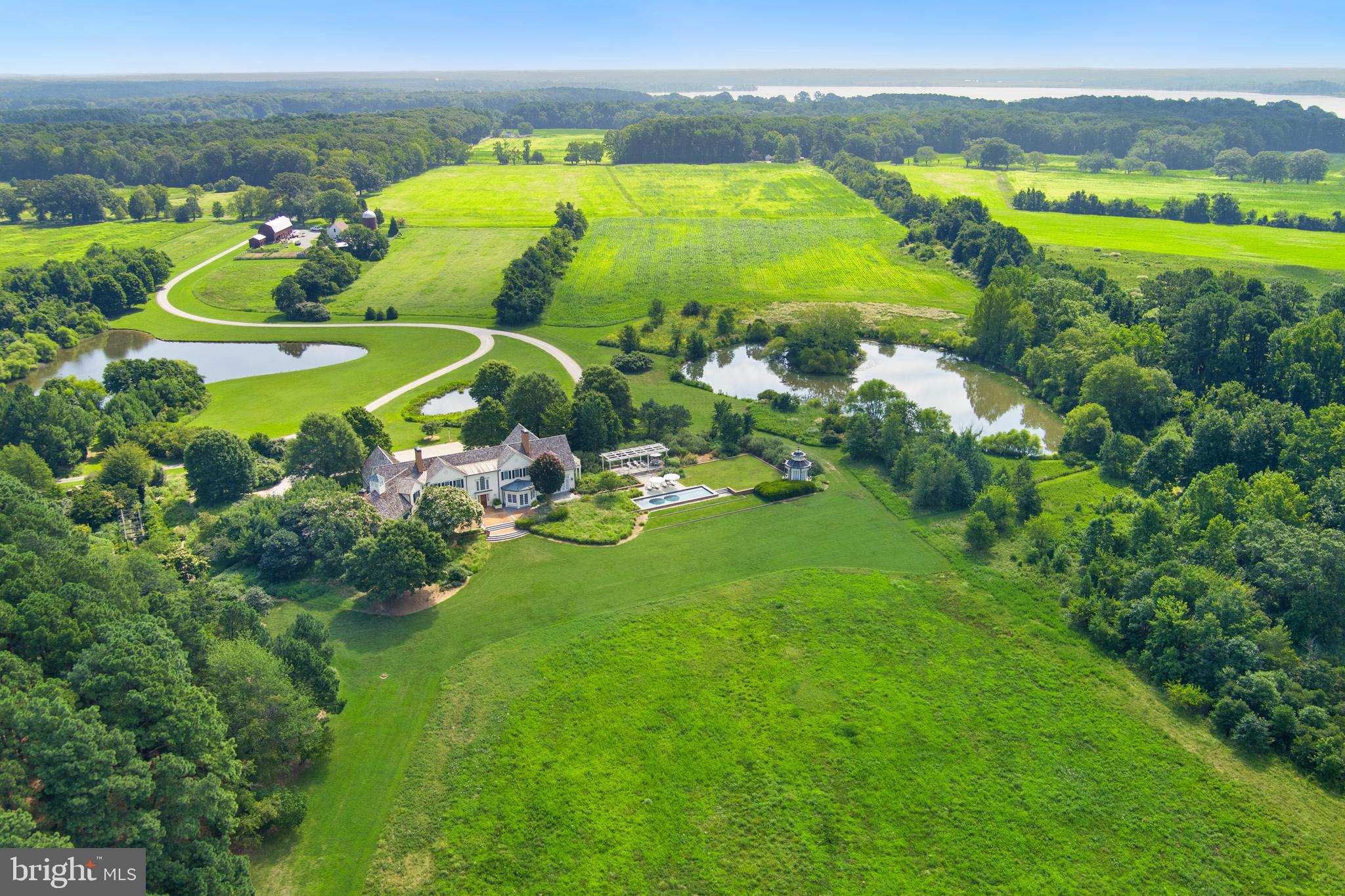 QUAKER NECK - Residential