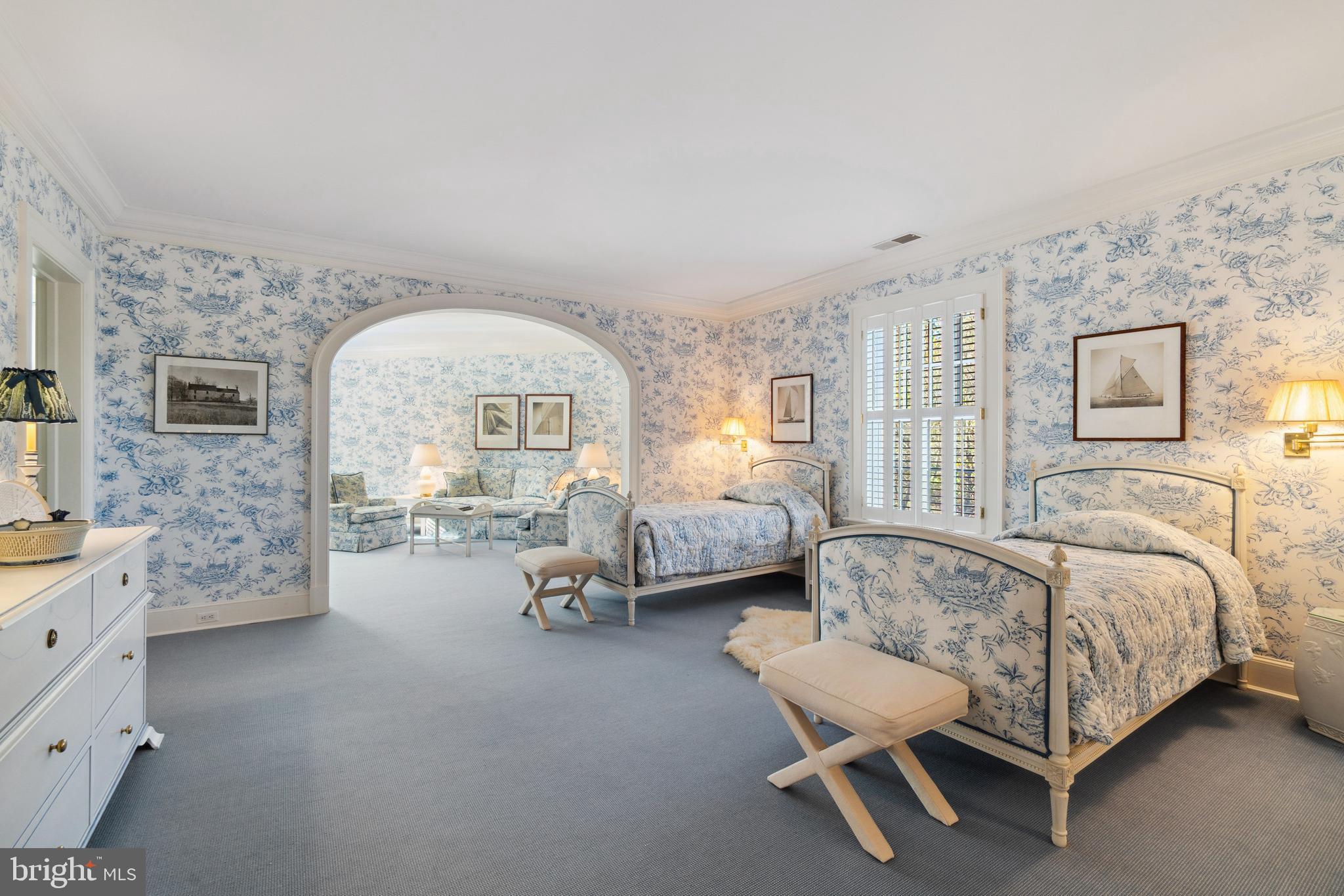 QUAKER NECK - Residential