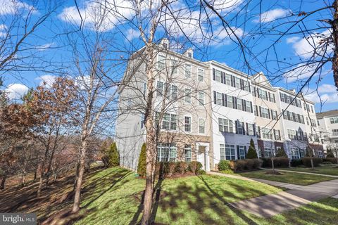 17016 BEVERIDGE DRIVE DUMFRIES VA 22026