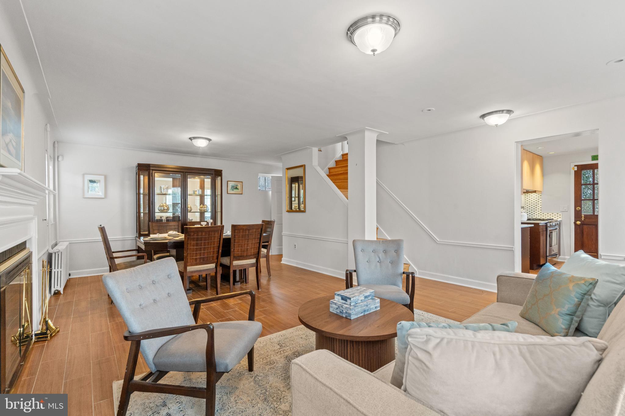 LYON VILLAGE - Residential