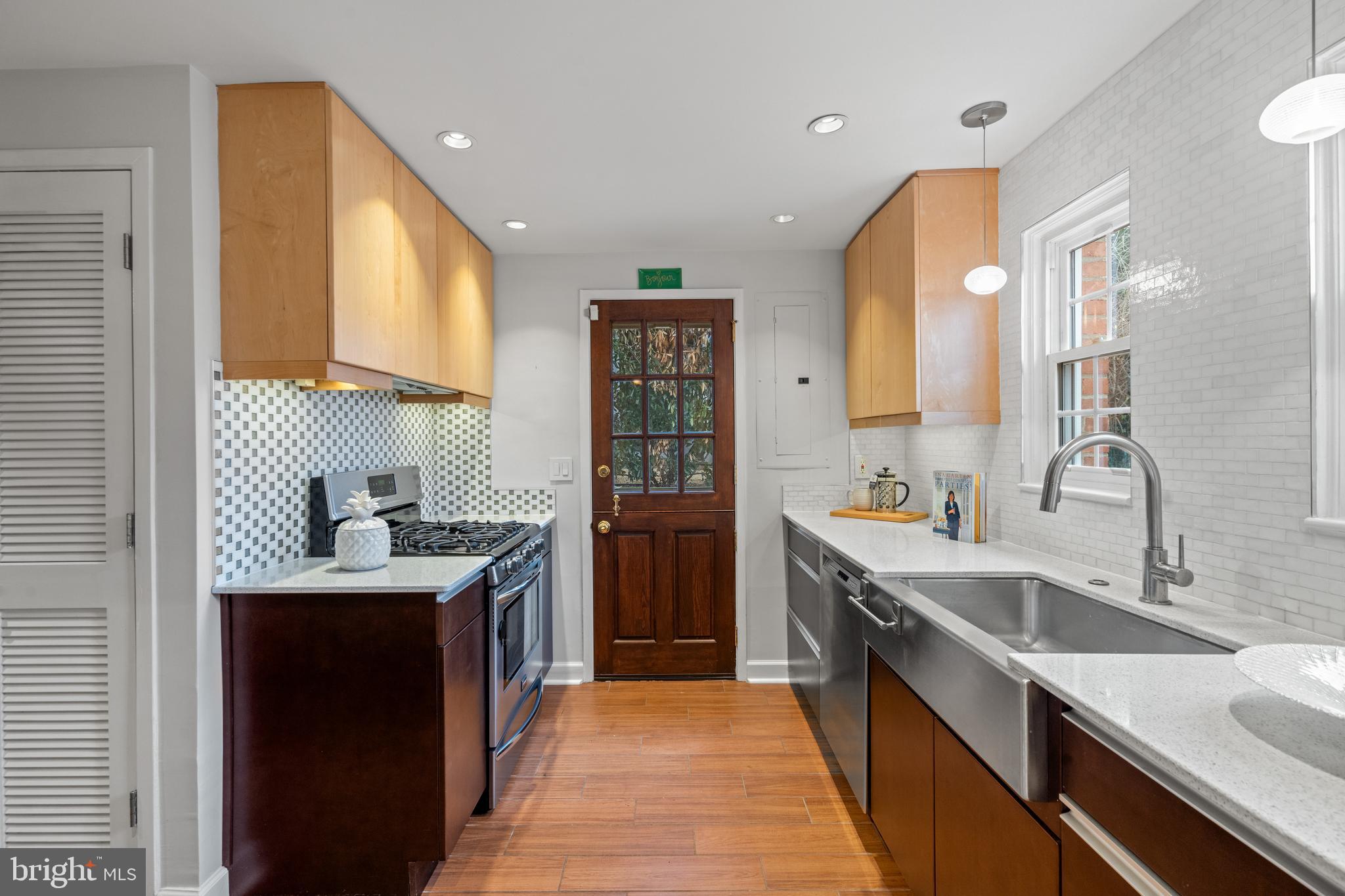 LYON VILLAGE - Residential