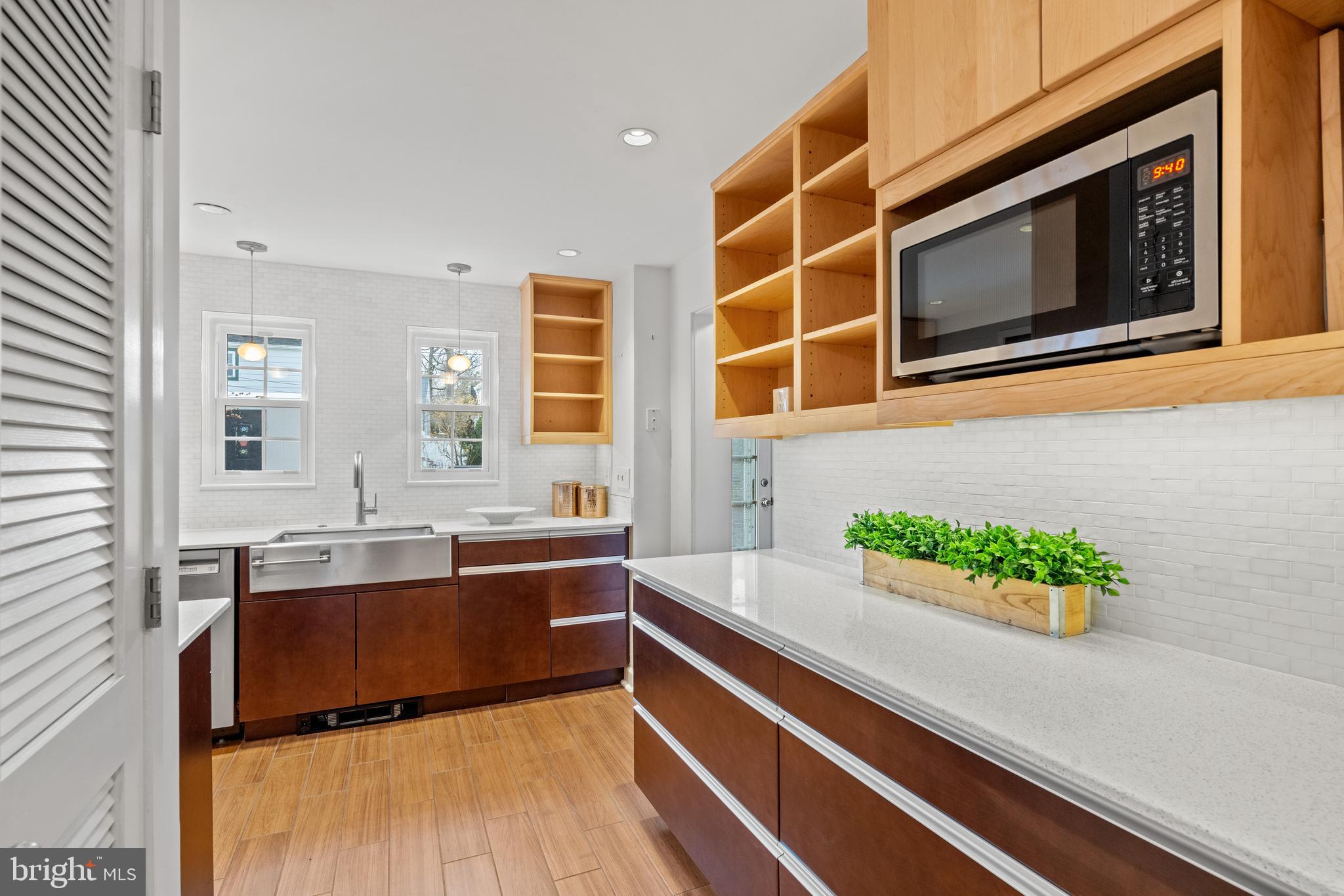 LYON VILLAGE - Residential