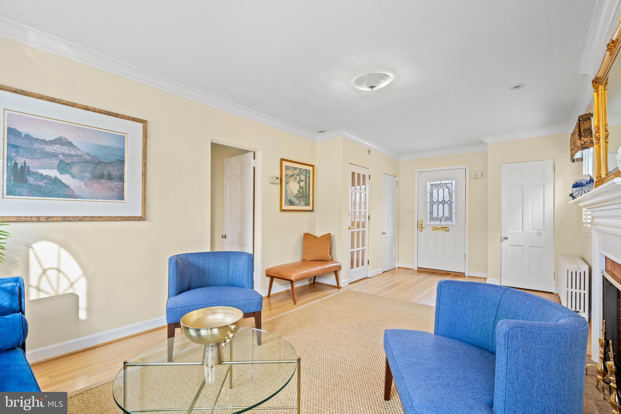 LYON VILLAGE - Residential