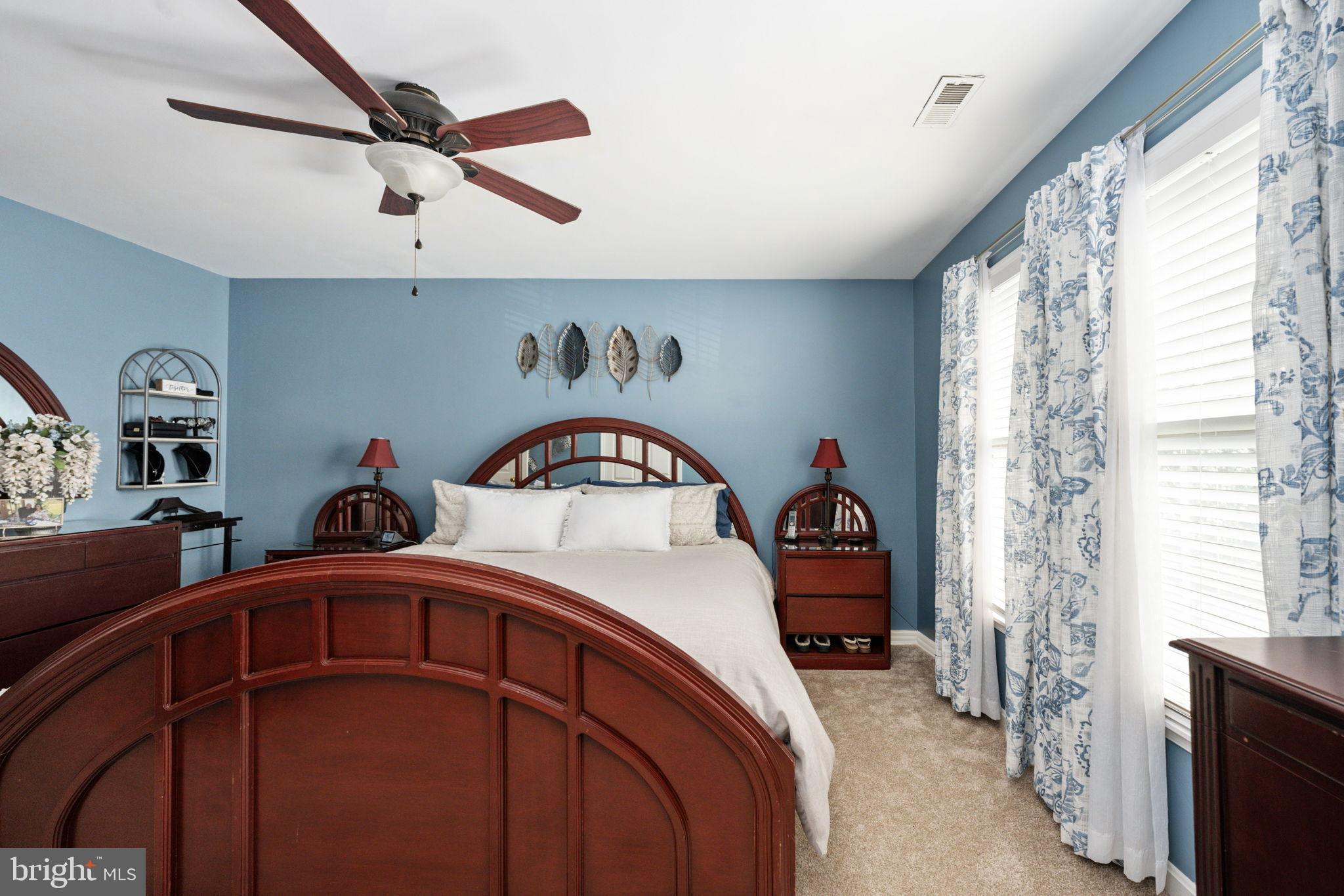 HAMPTON OAKS - Residential