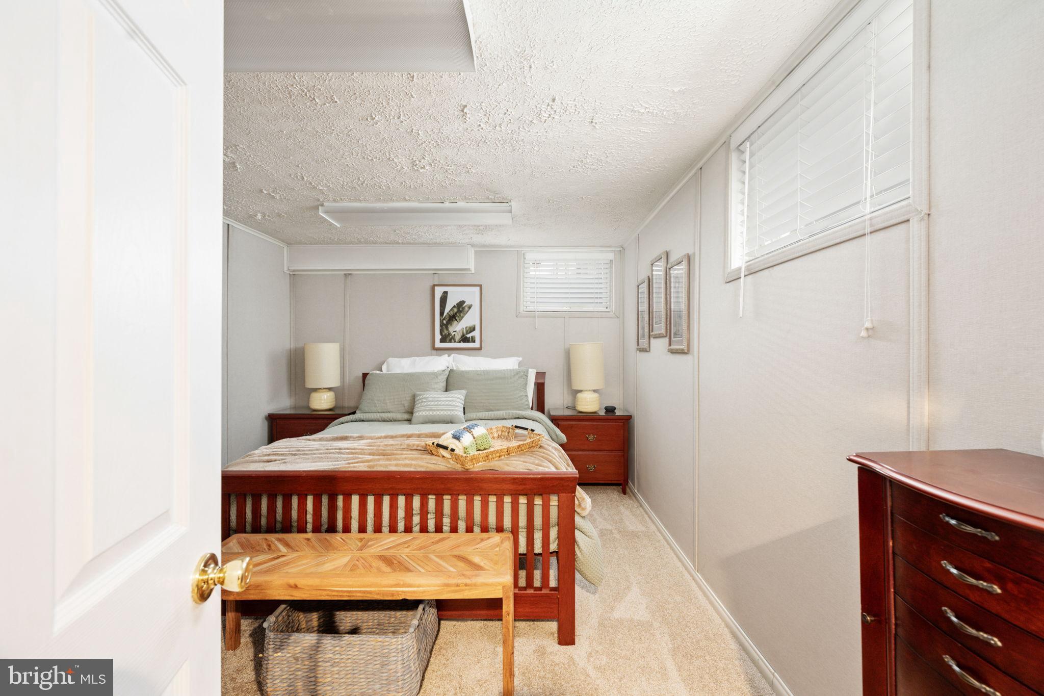 HAMPTON OAKS - Residential