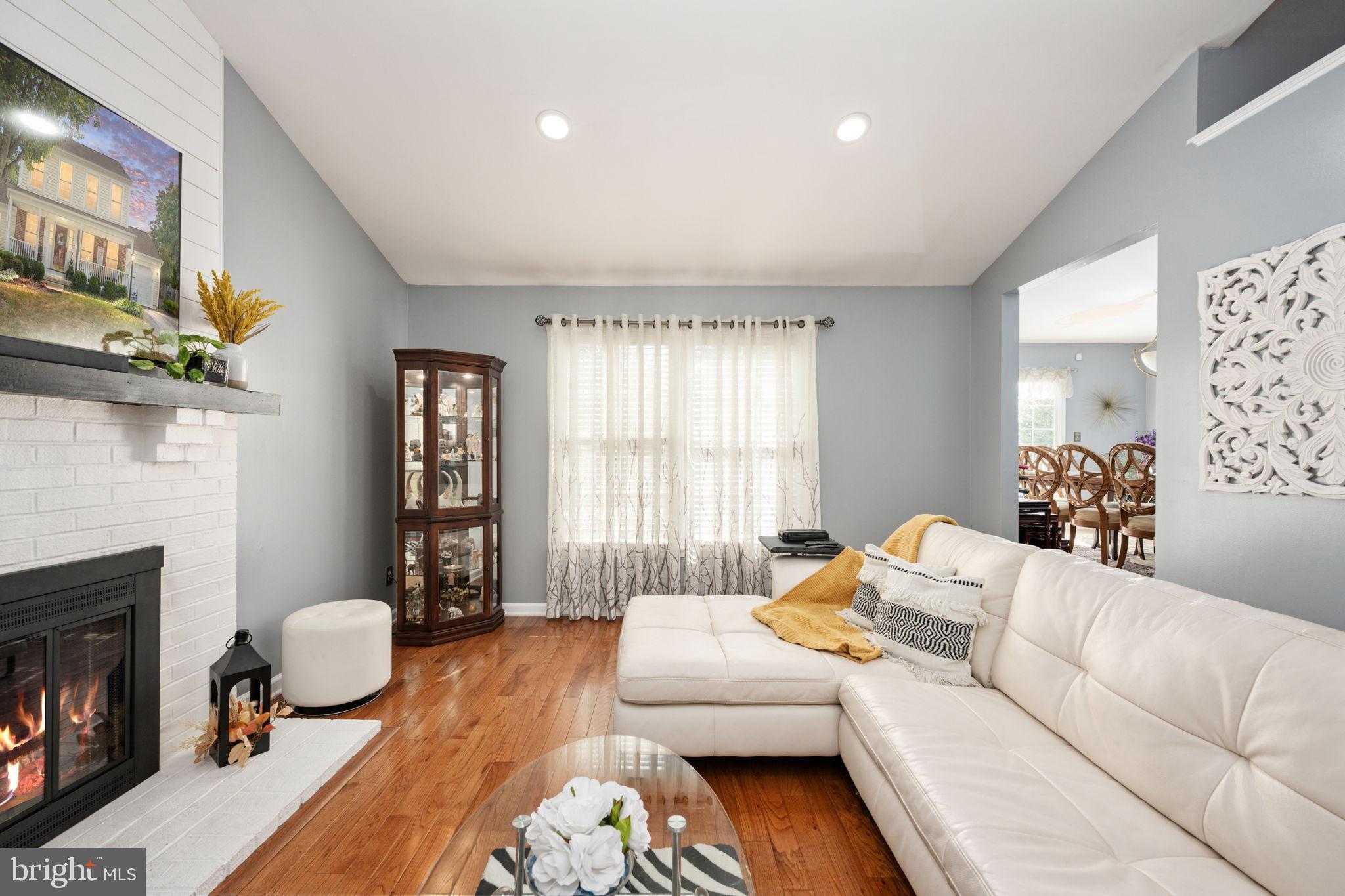 HAMPTON OAKS - Residential