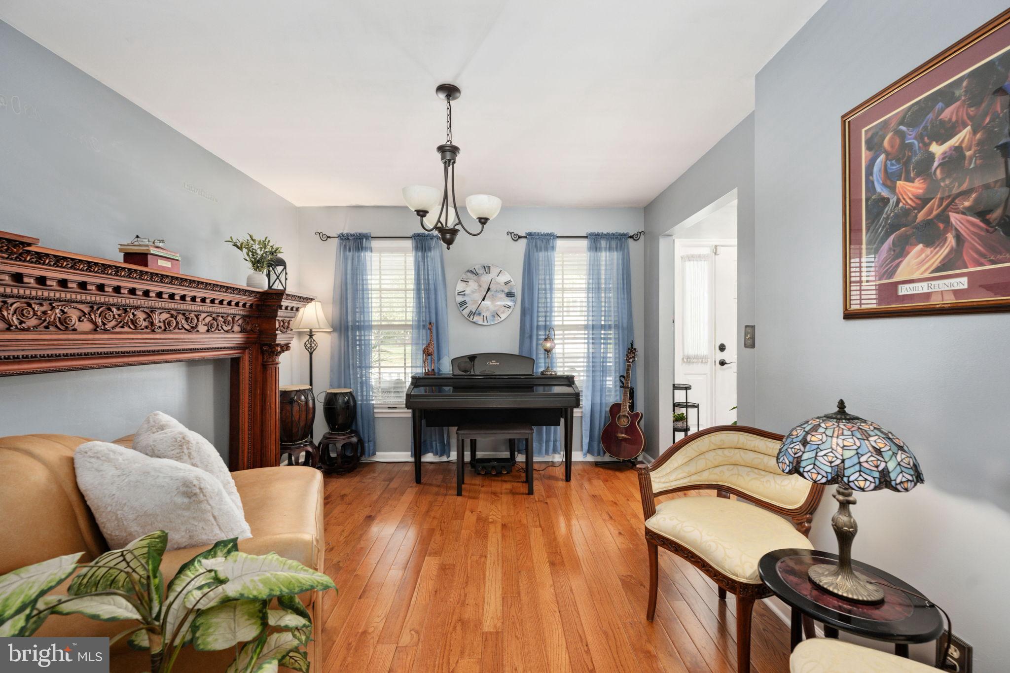 HAMPTON OAKS - Residential