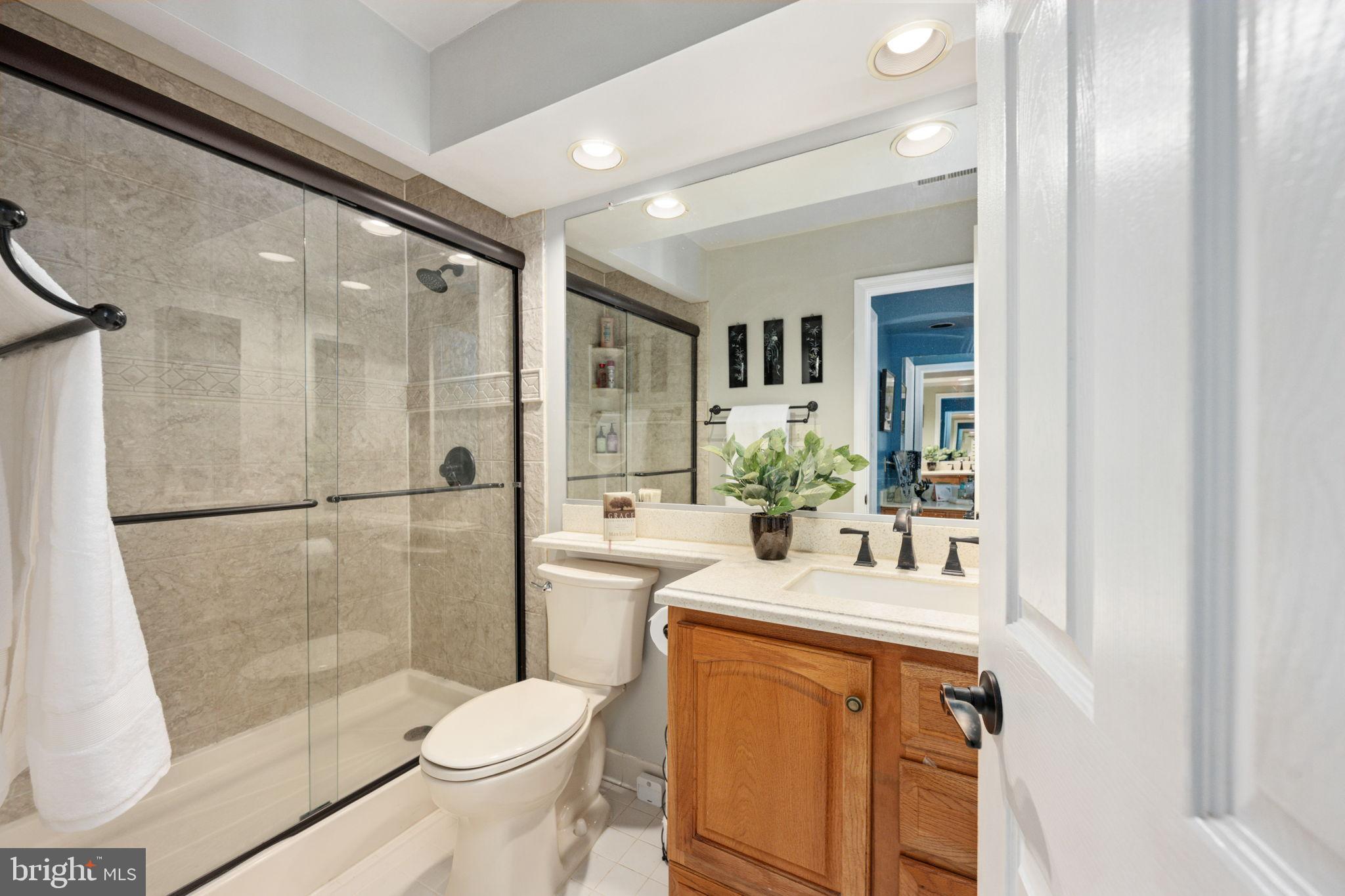 HAMPTON OAKS - Residential