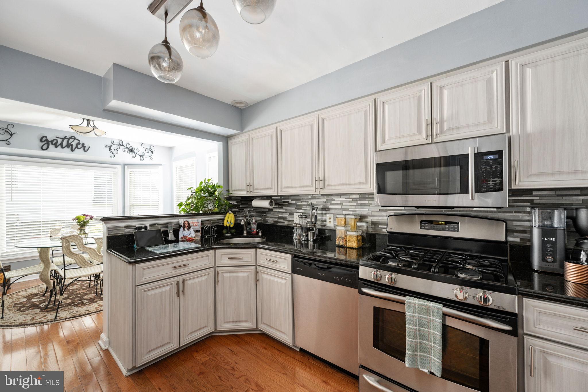 HAMPTON OAKS - Residential