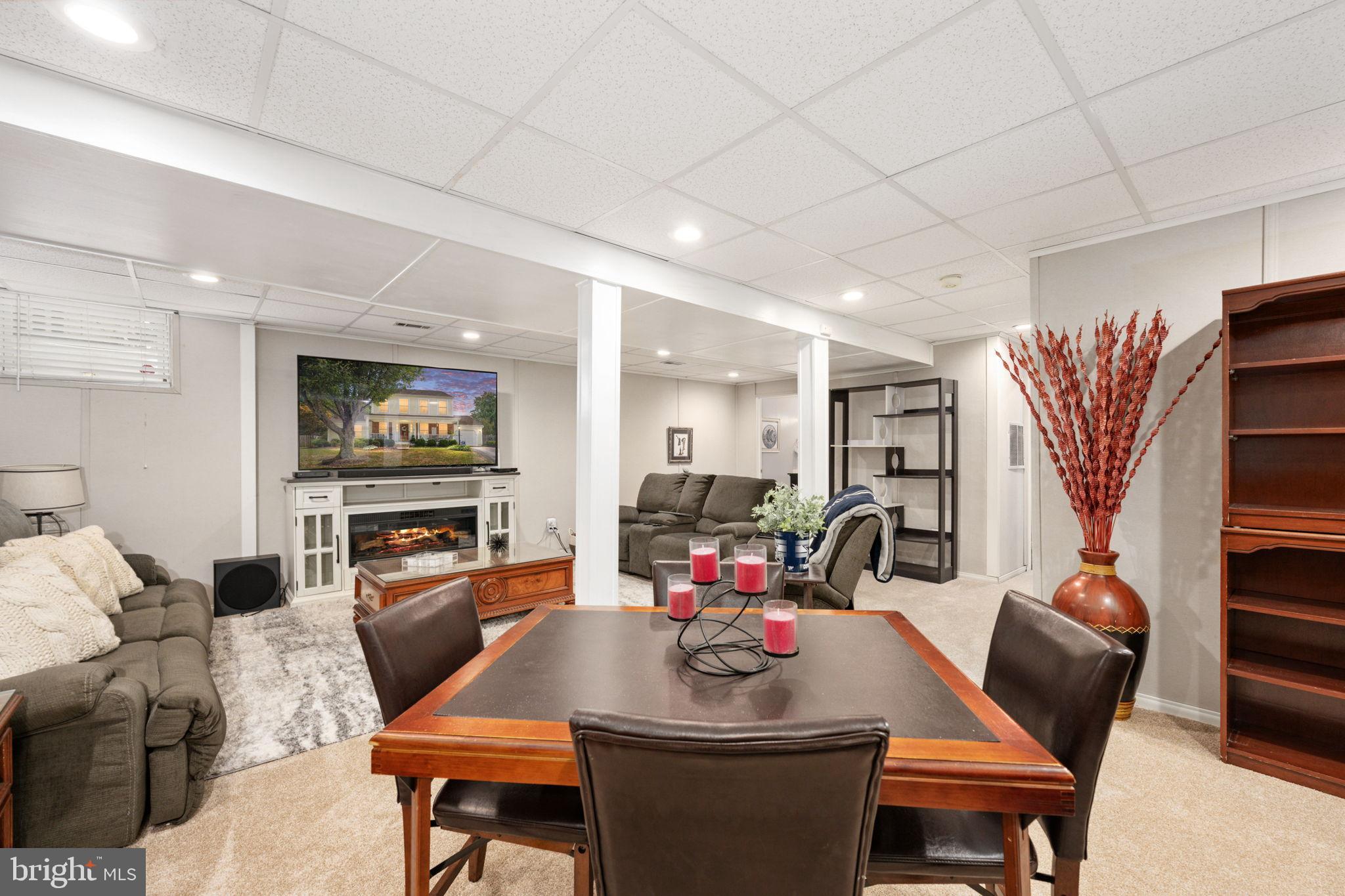 HAMPTON OAKS - Residential