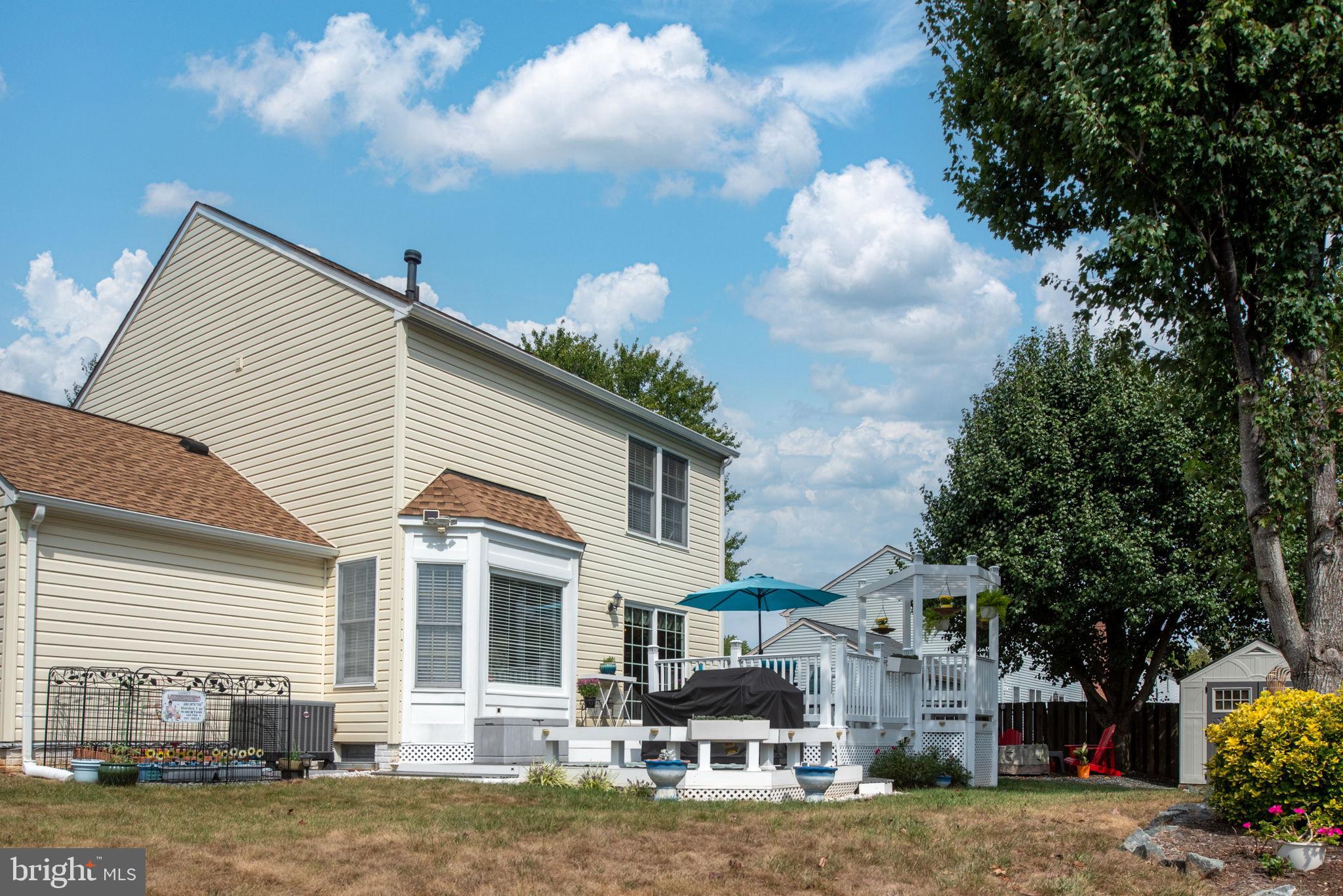 HAMPTON OAKS - Residential