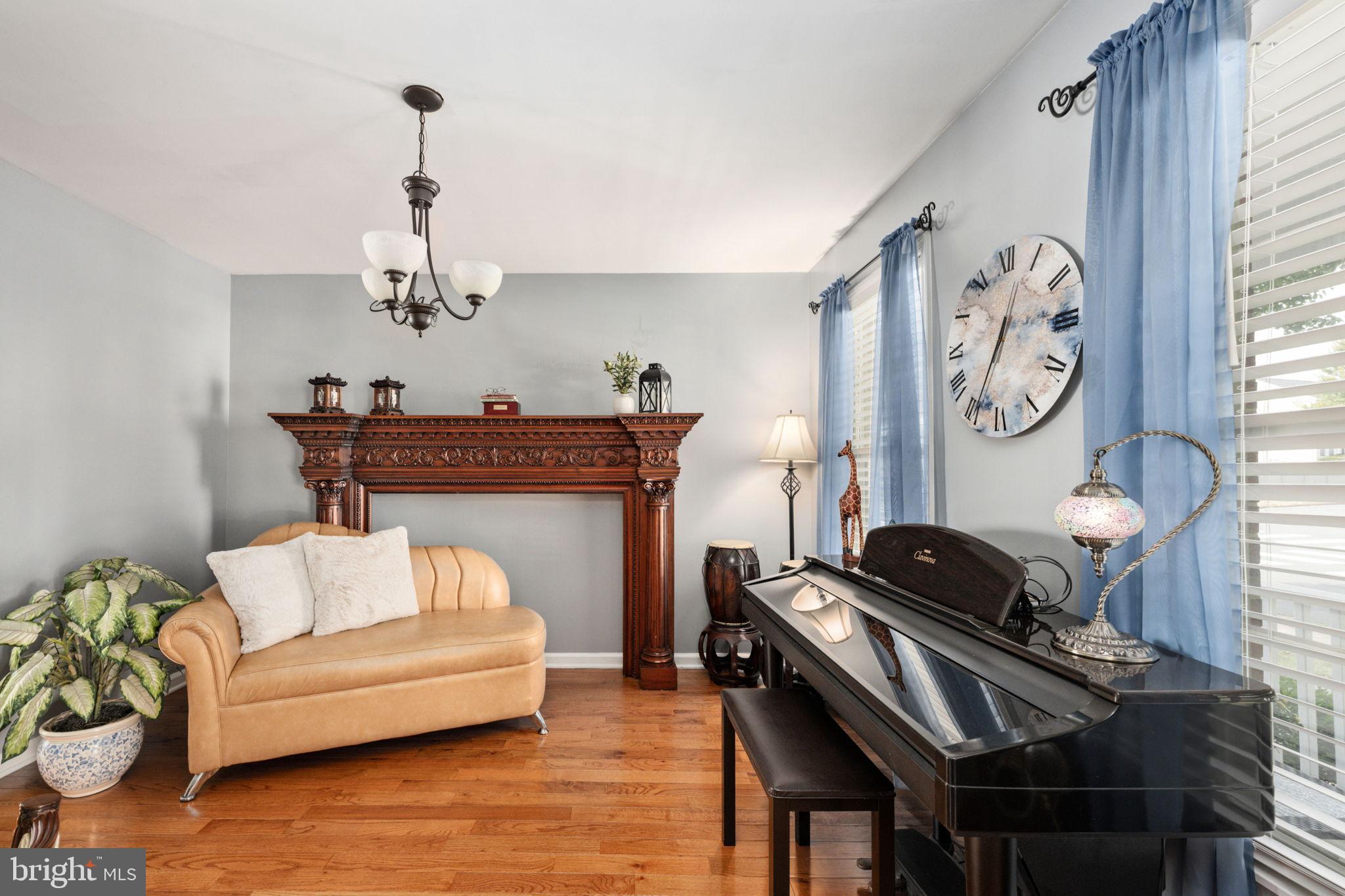 HAMPTON OAKS - Residential