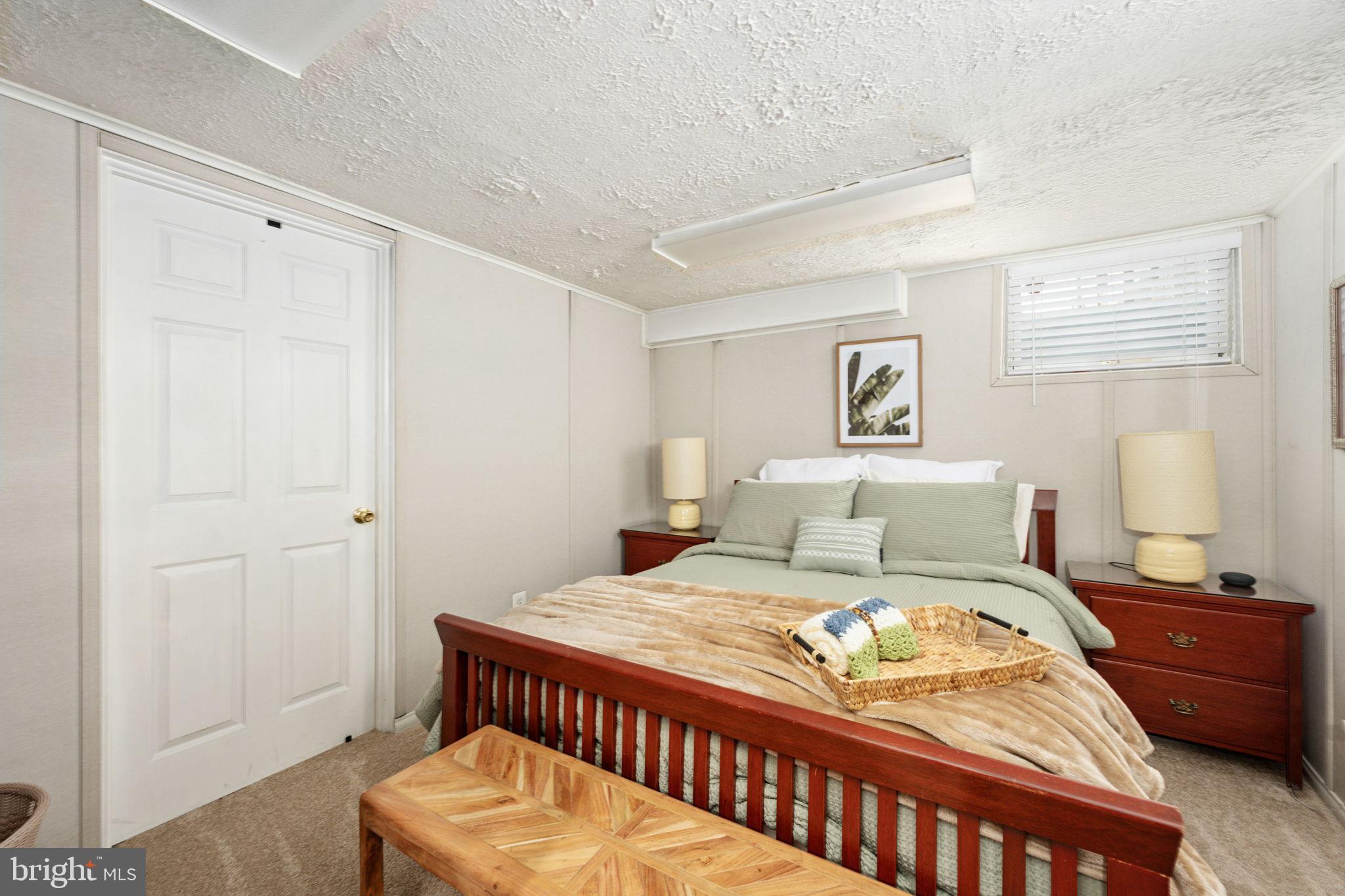 HAMPTON OAKS - Residential