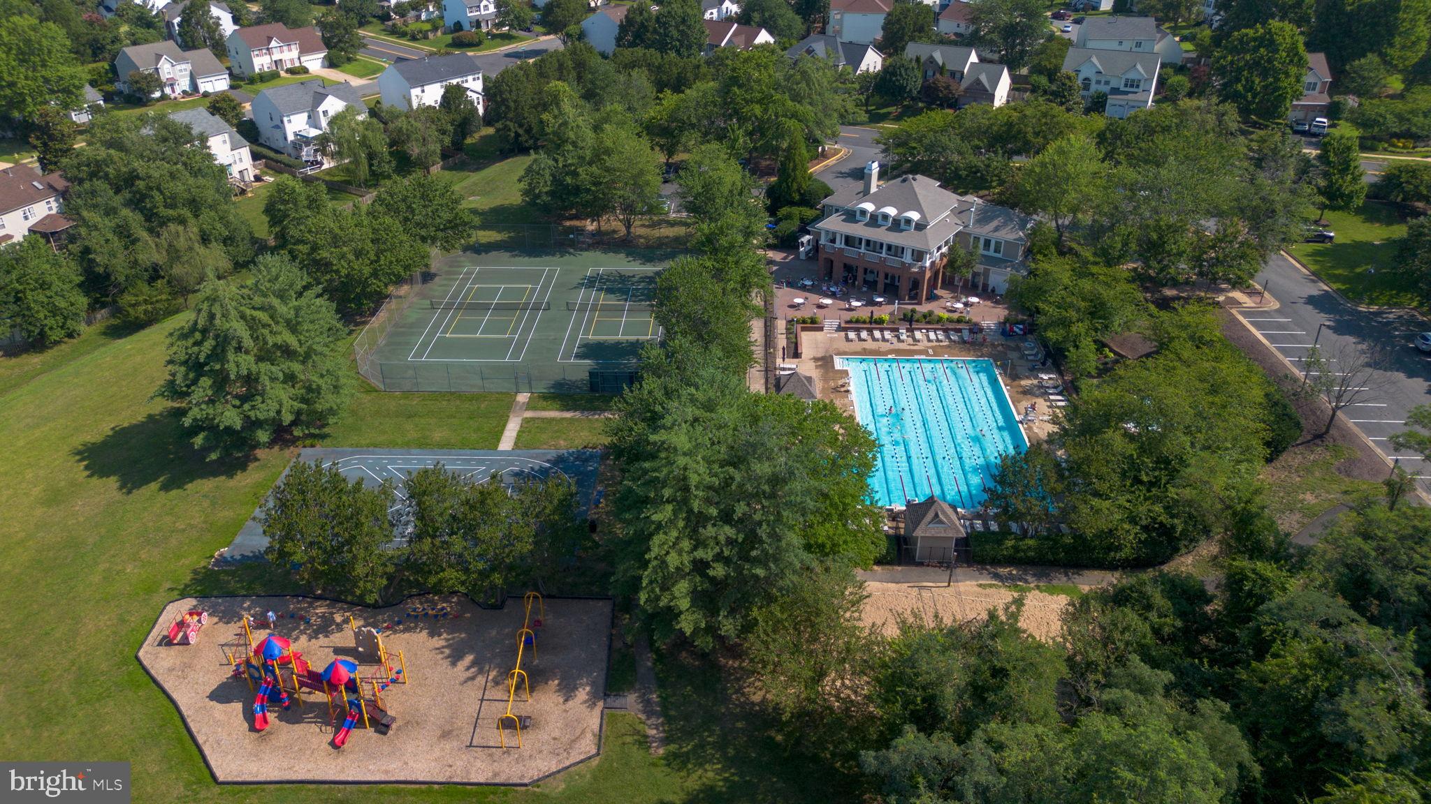 HAMPTON OAKS - Residential