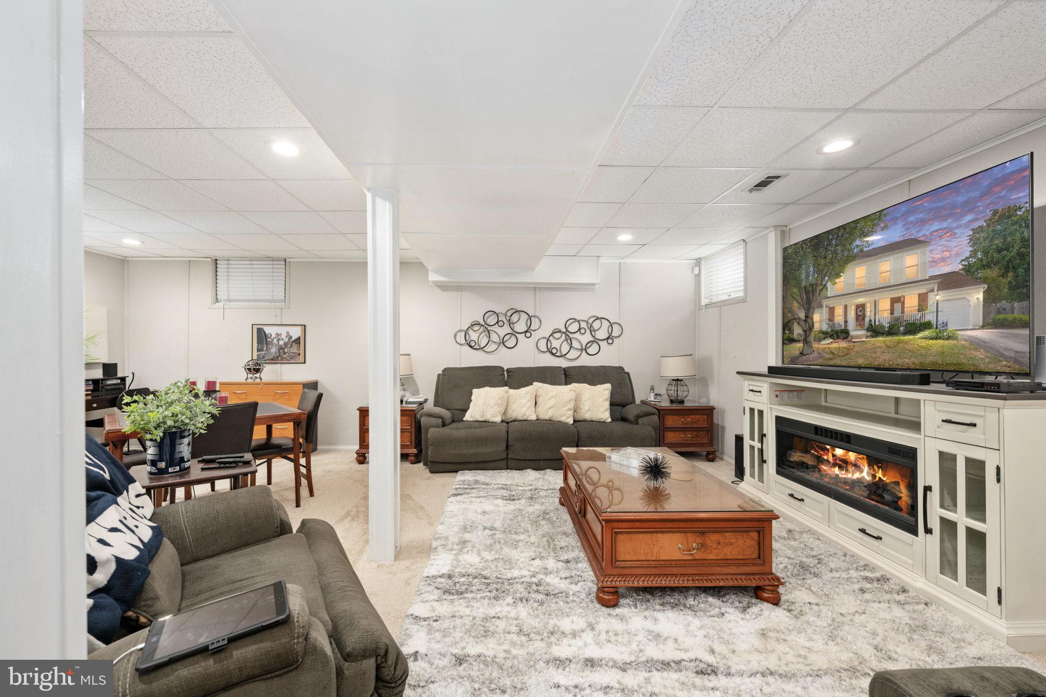 HAMPTON OAKS - Residential