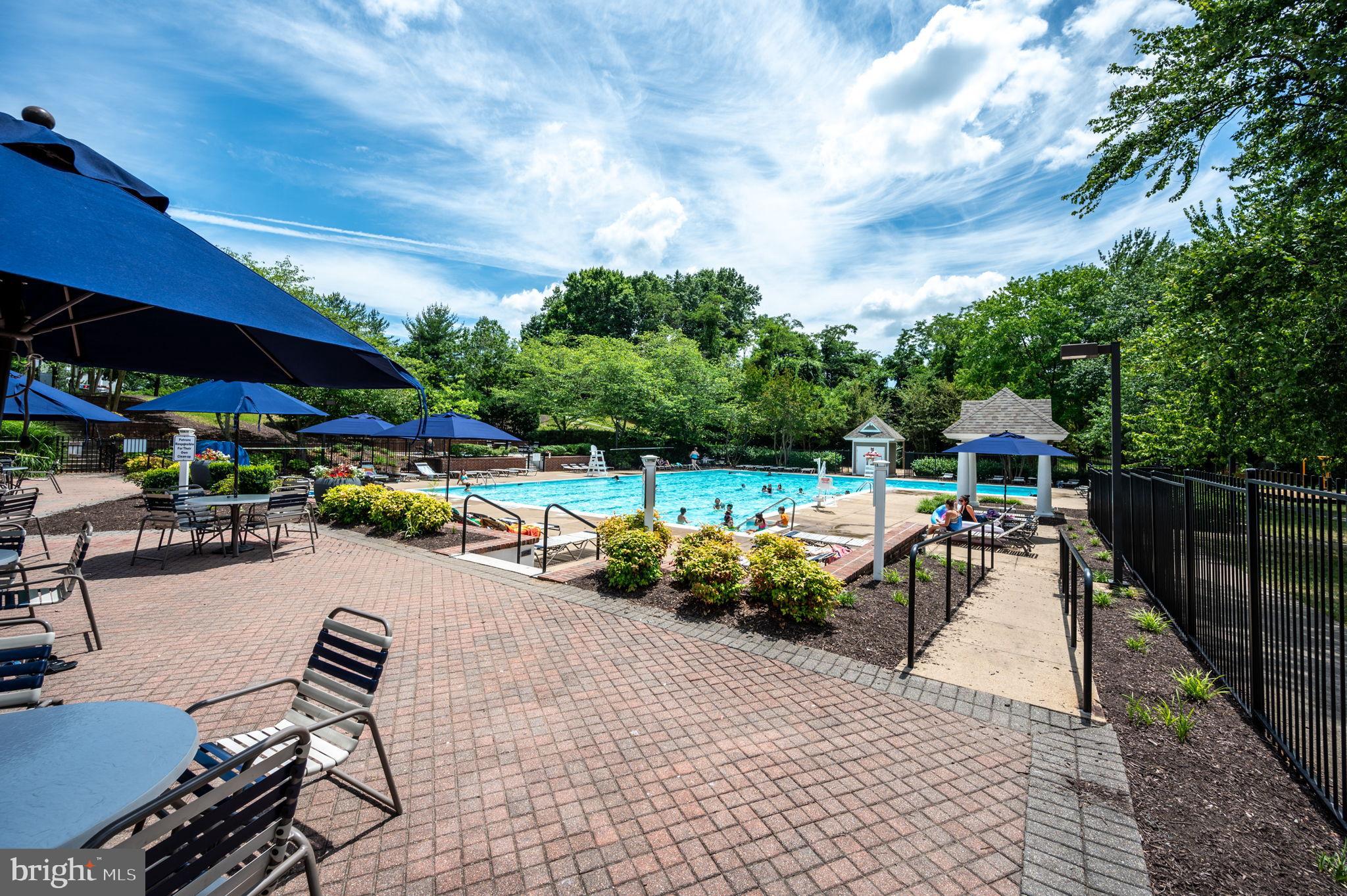 HAMPTON OAKS - Residential