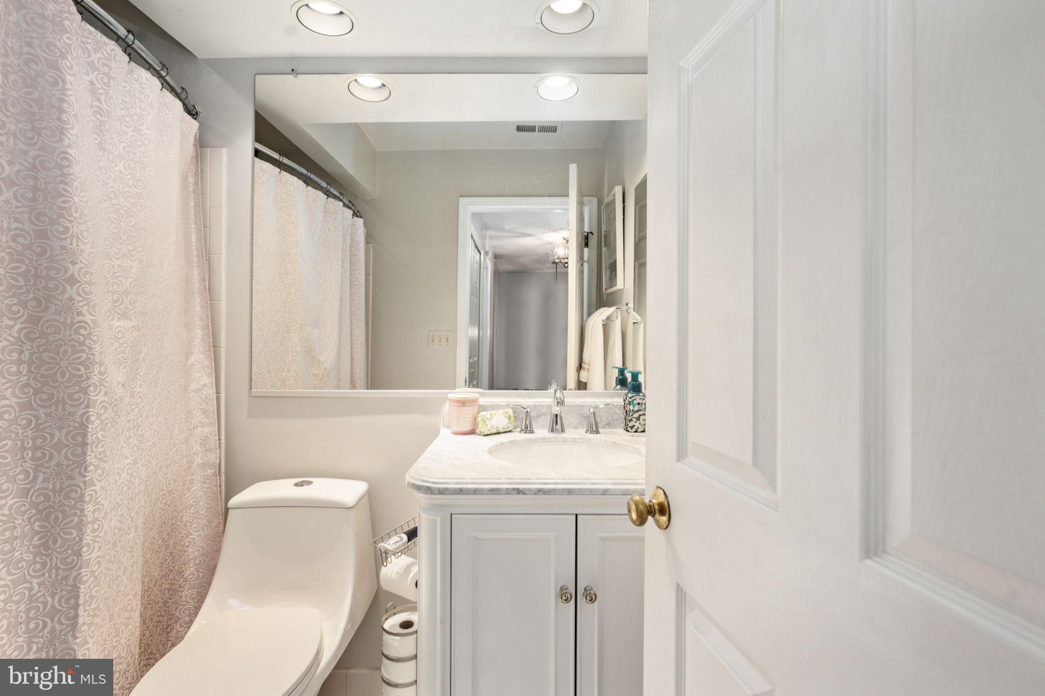 HAMPTON OAKS - Residential