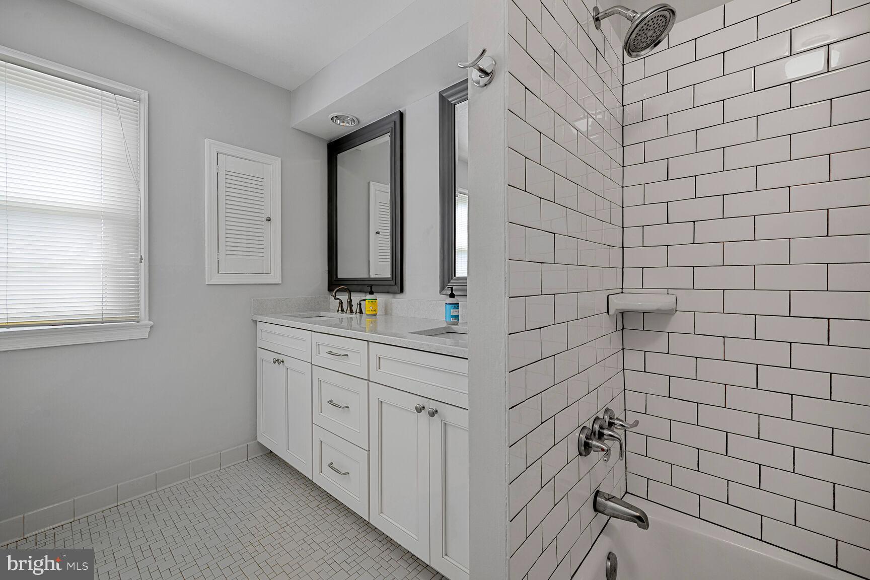 DEL RAY - Residential