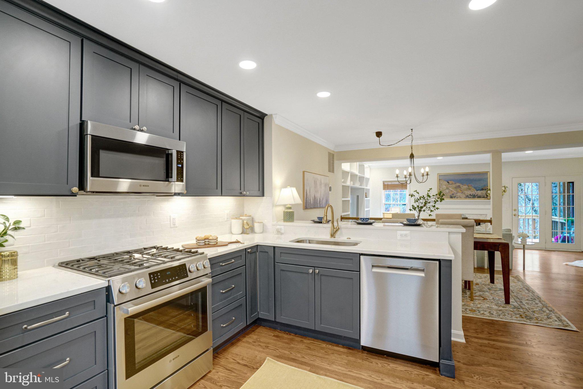 6331 CROOKED OAK LANE