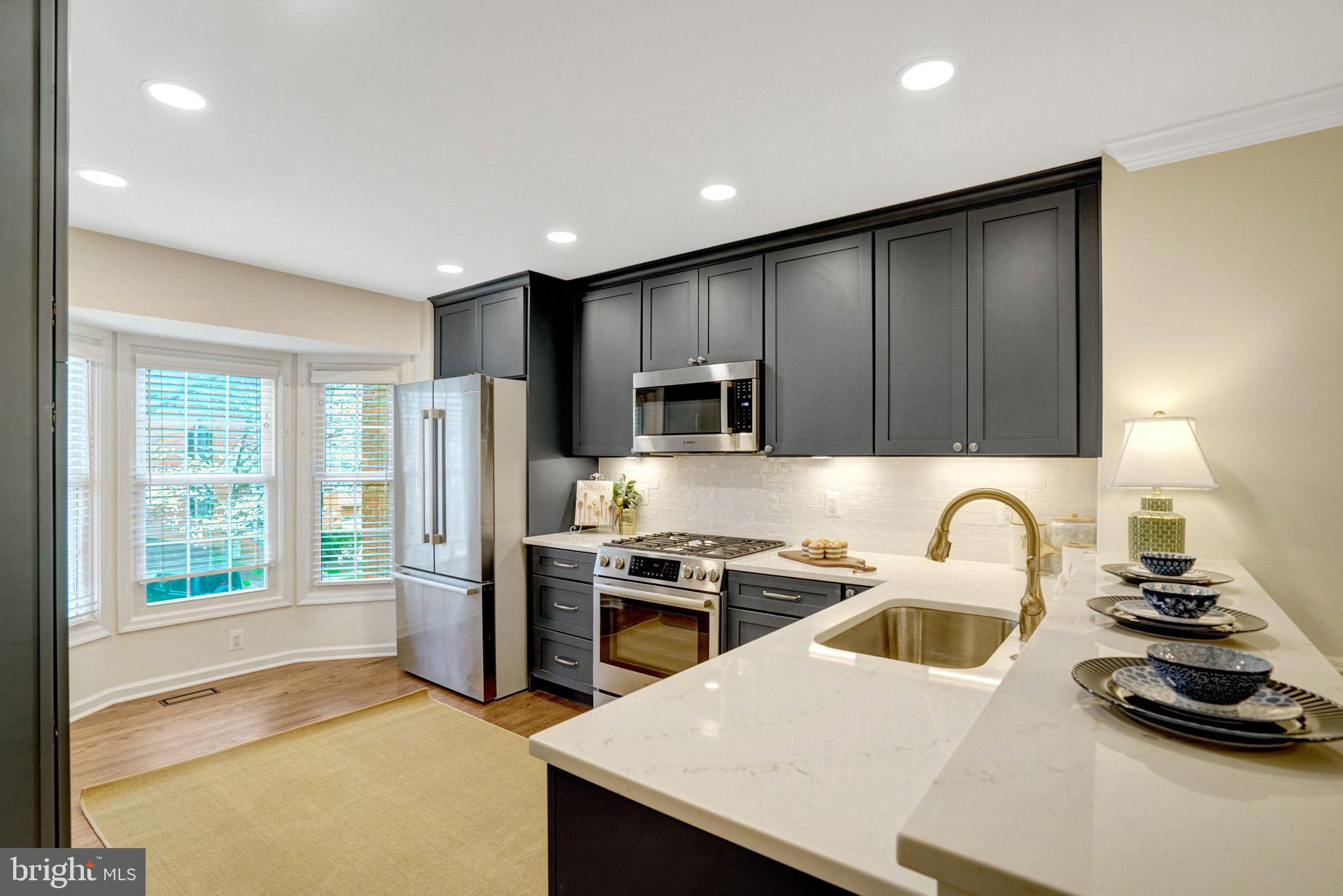 6331 CROOKED OAK LANE