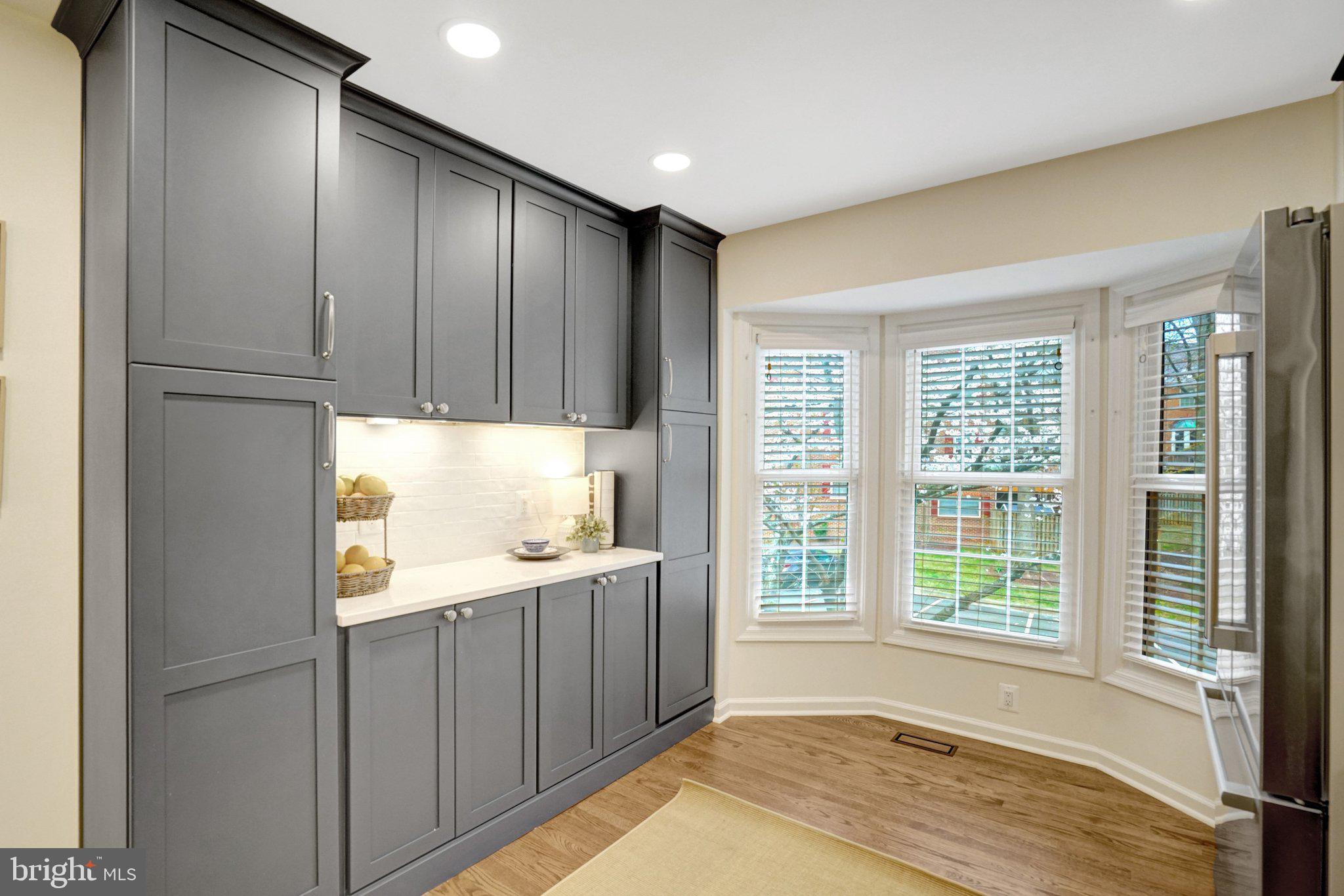 6331 CROOKED OAK LANE