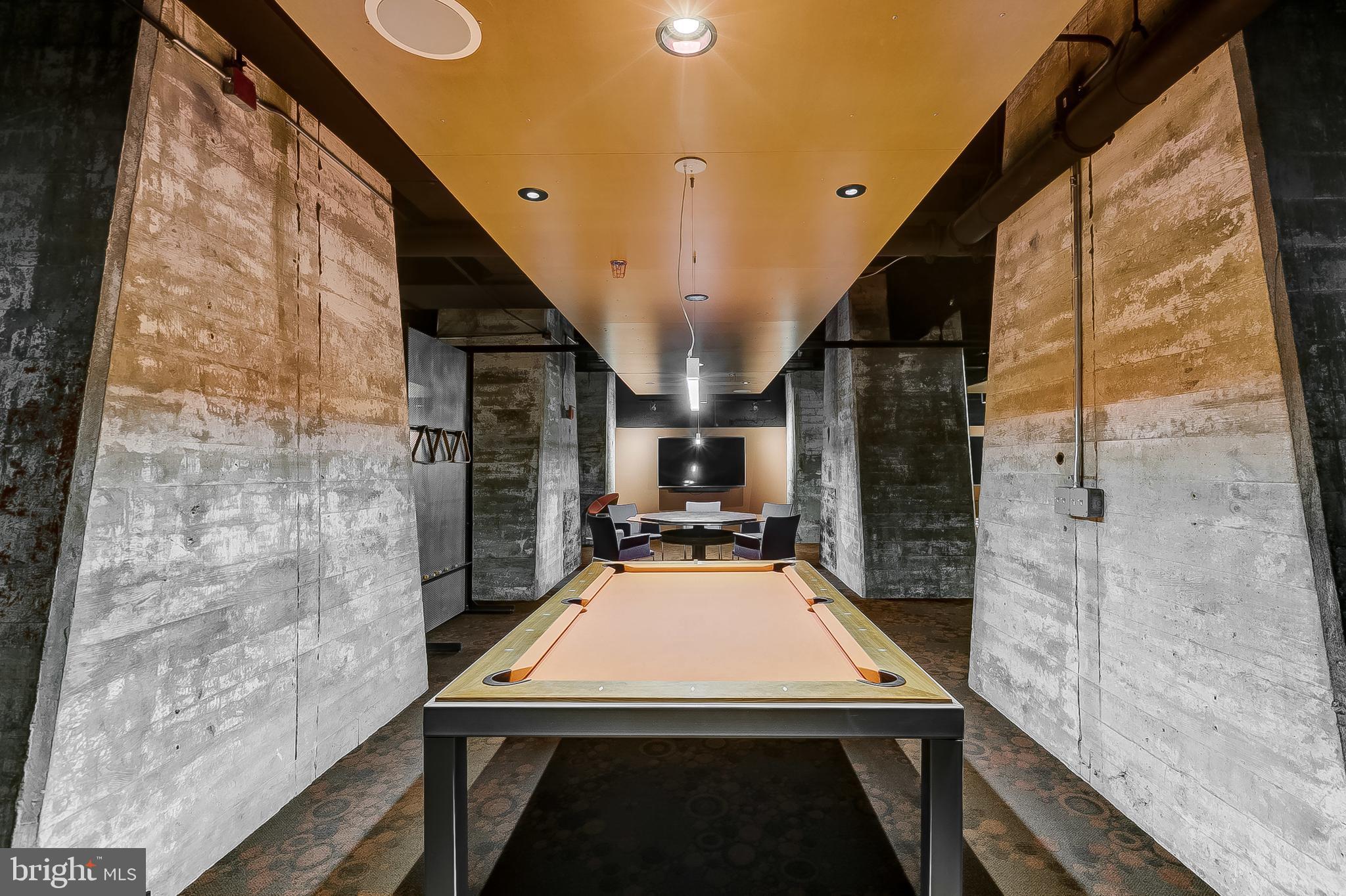 LOCUST POINT - Residential