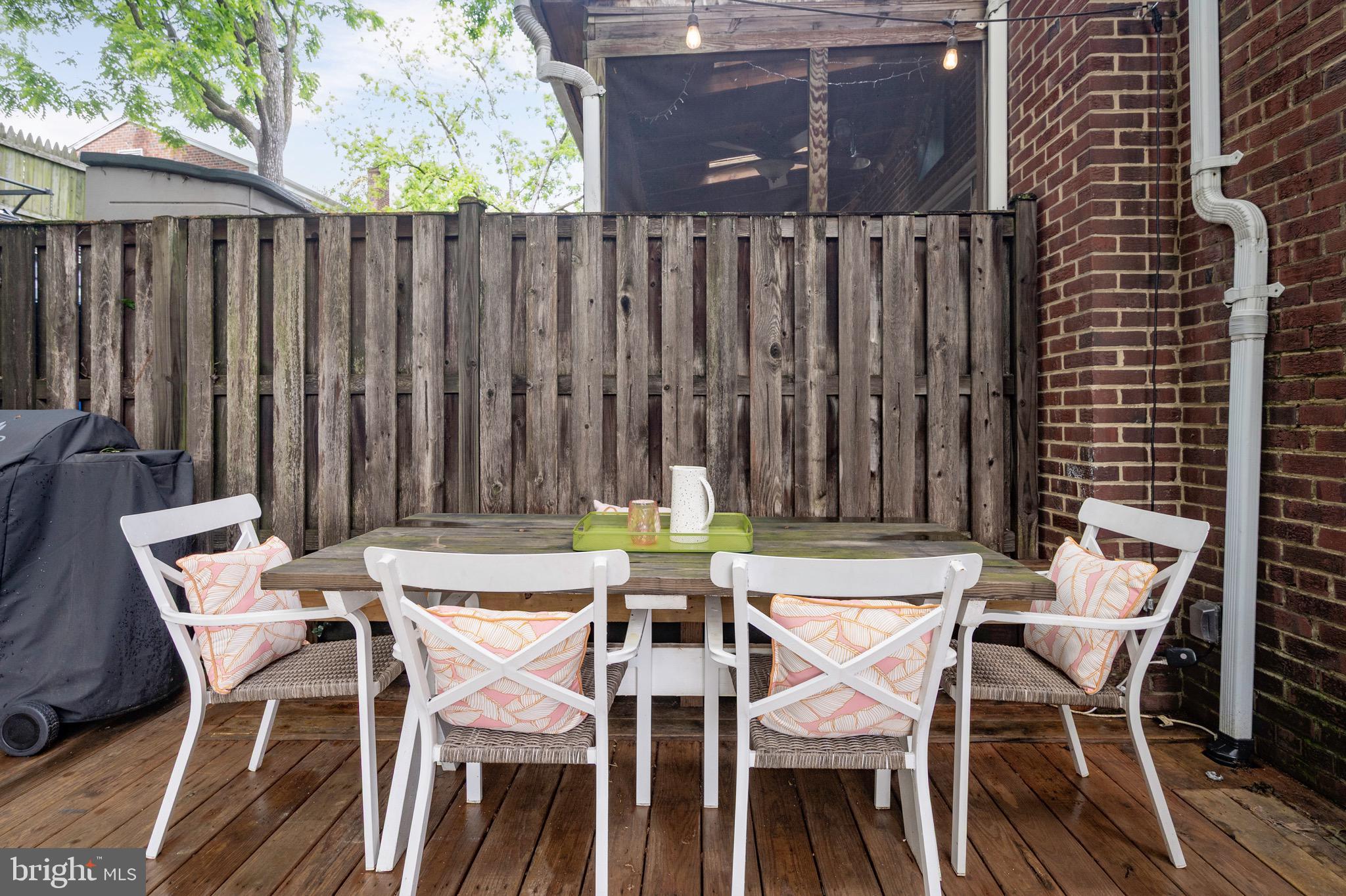 WARWICK VILLAGE - Residential Lease