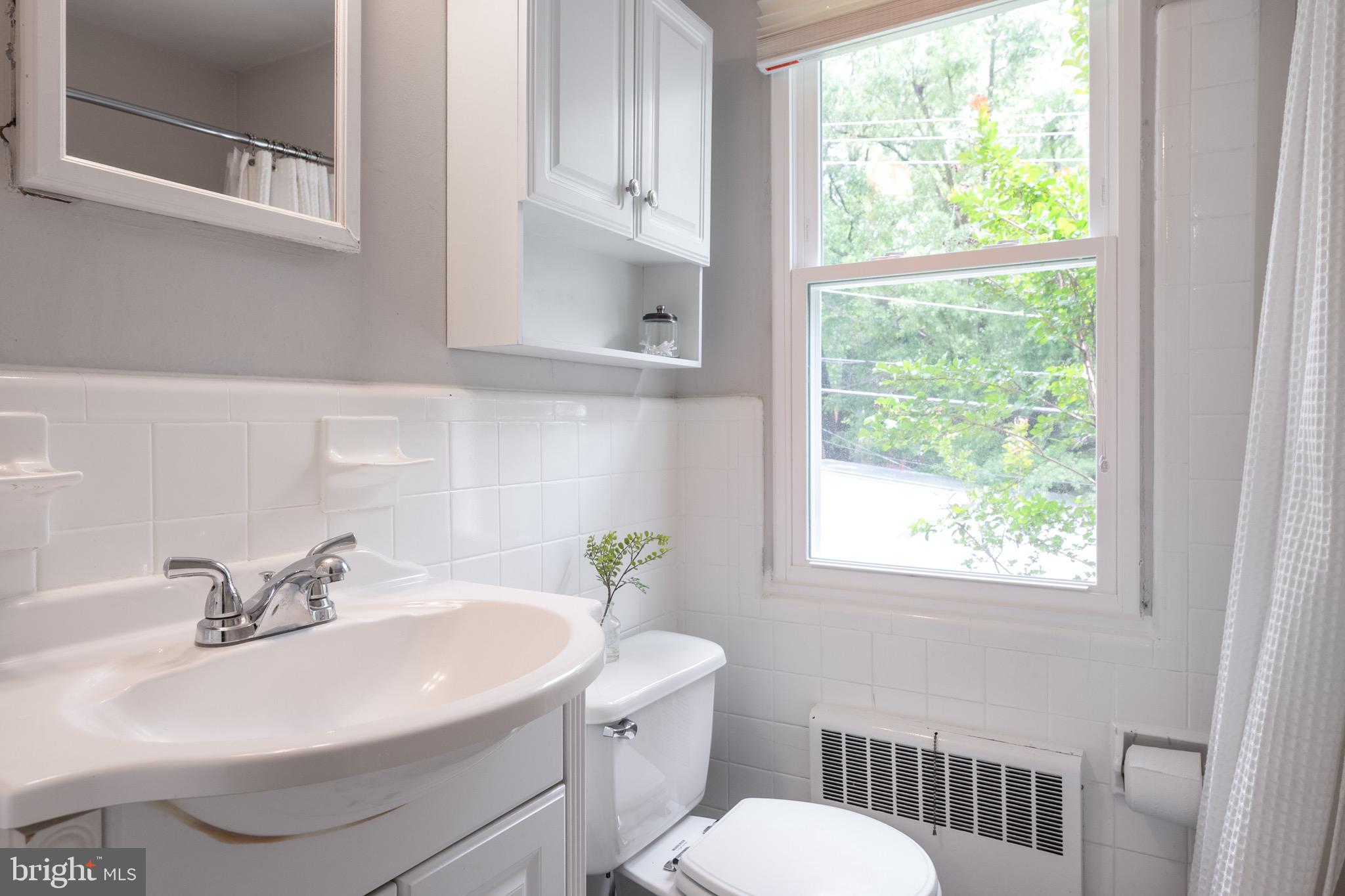 WARWICK VILLAGE - Residential Lease