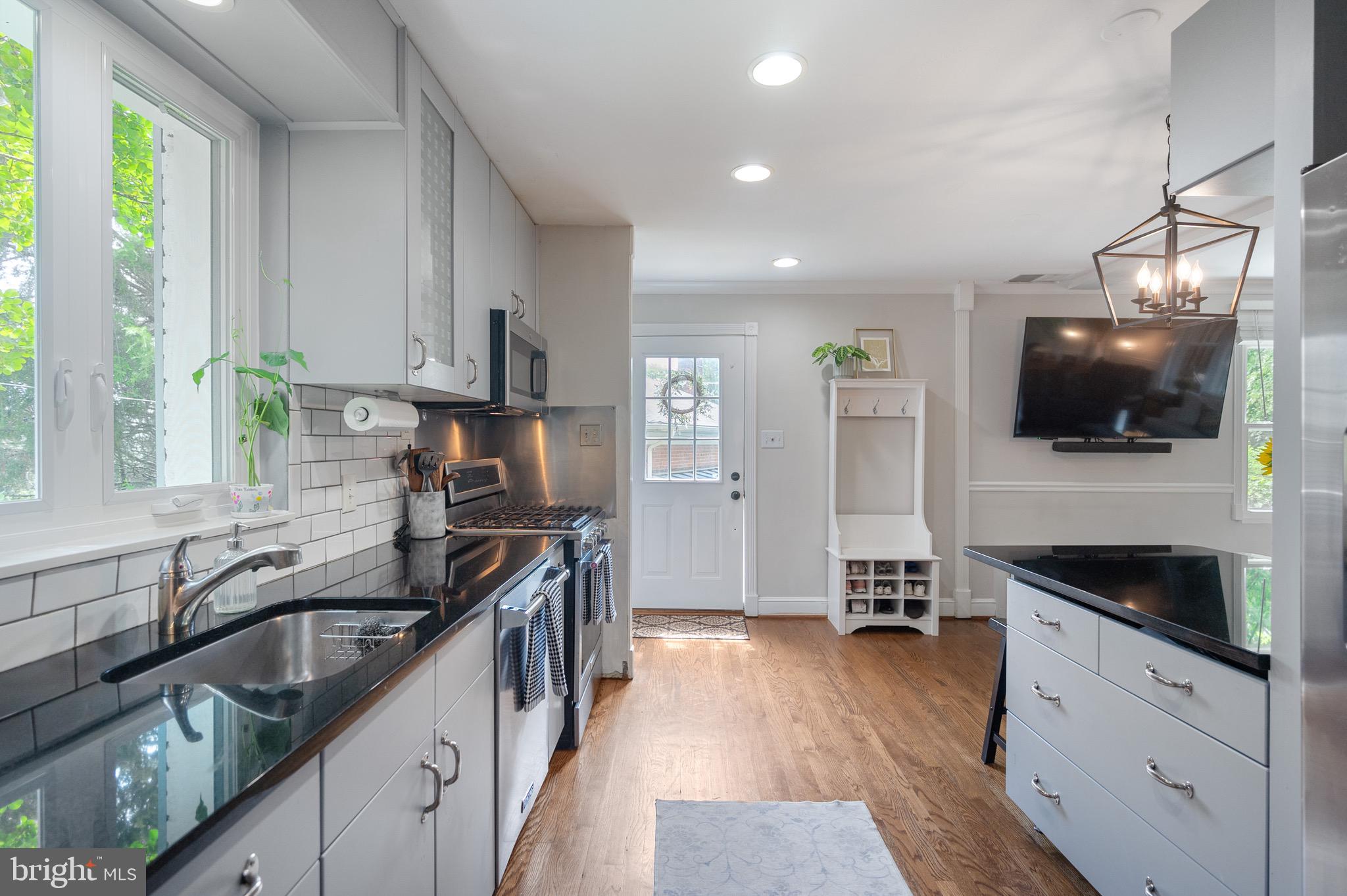 WARWICK VILLAGE - Residential Lease