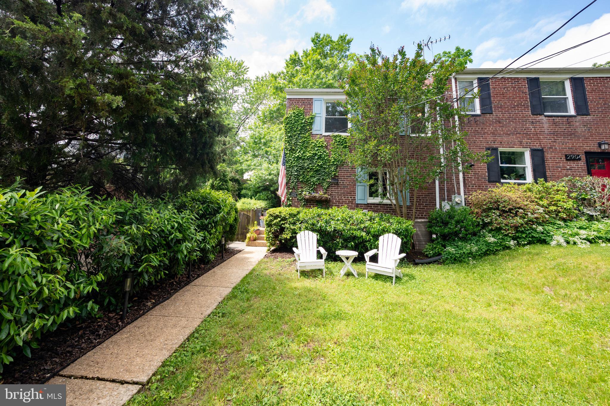 WARWICK VILLAGE - Residential Lease