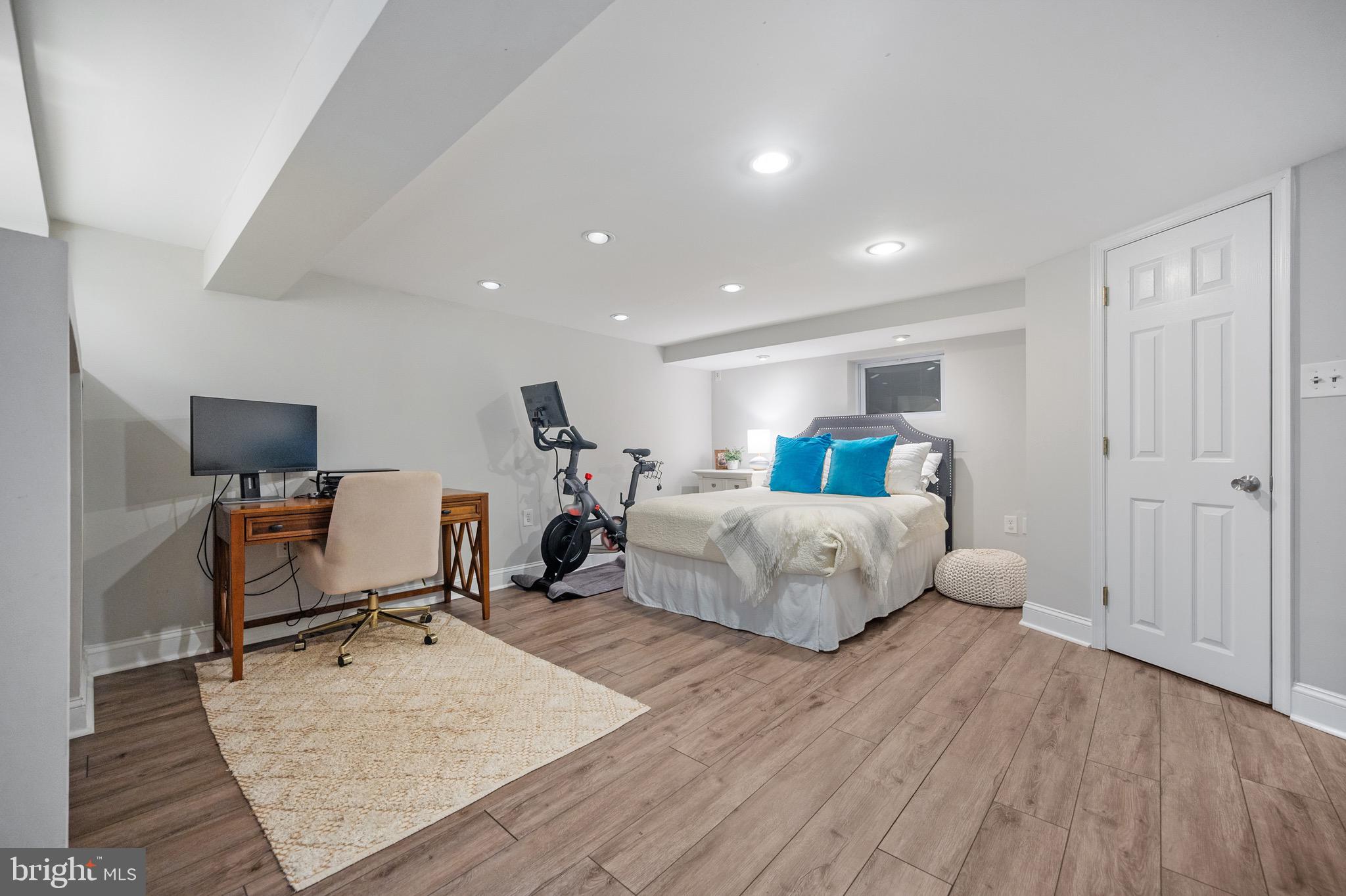 WARWICK VILLAGE - Residential Lease