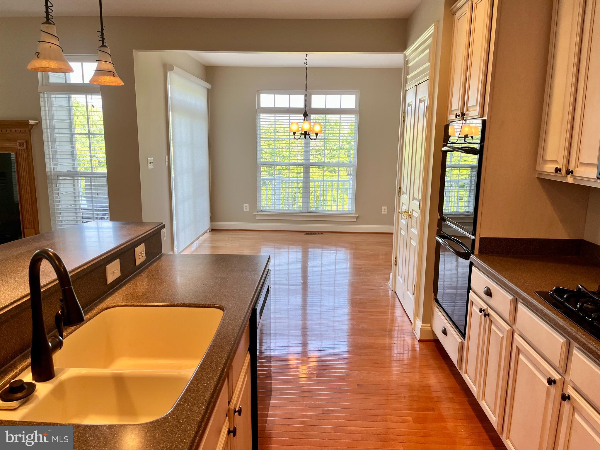 TAYLOR VILLAGE - Residential Lease