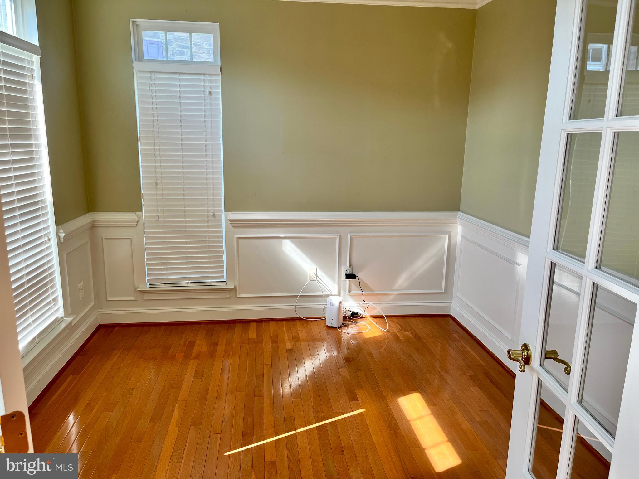 TAYLOR VILLAGE - Residential Lease