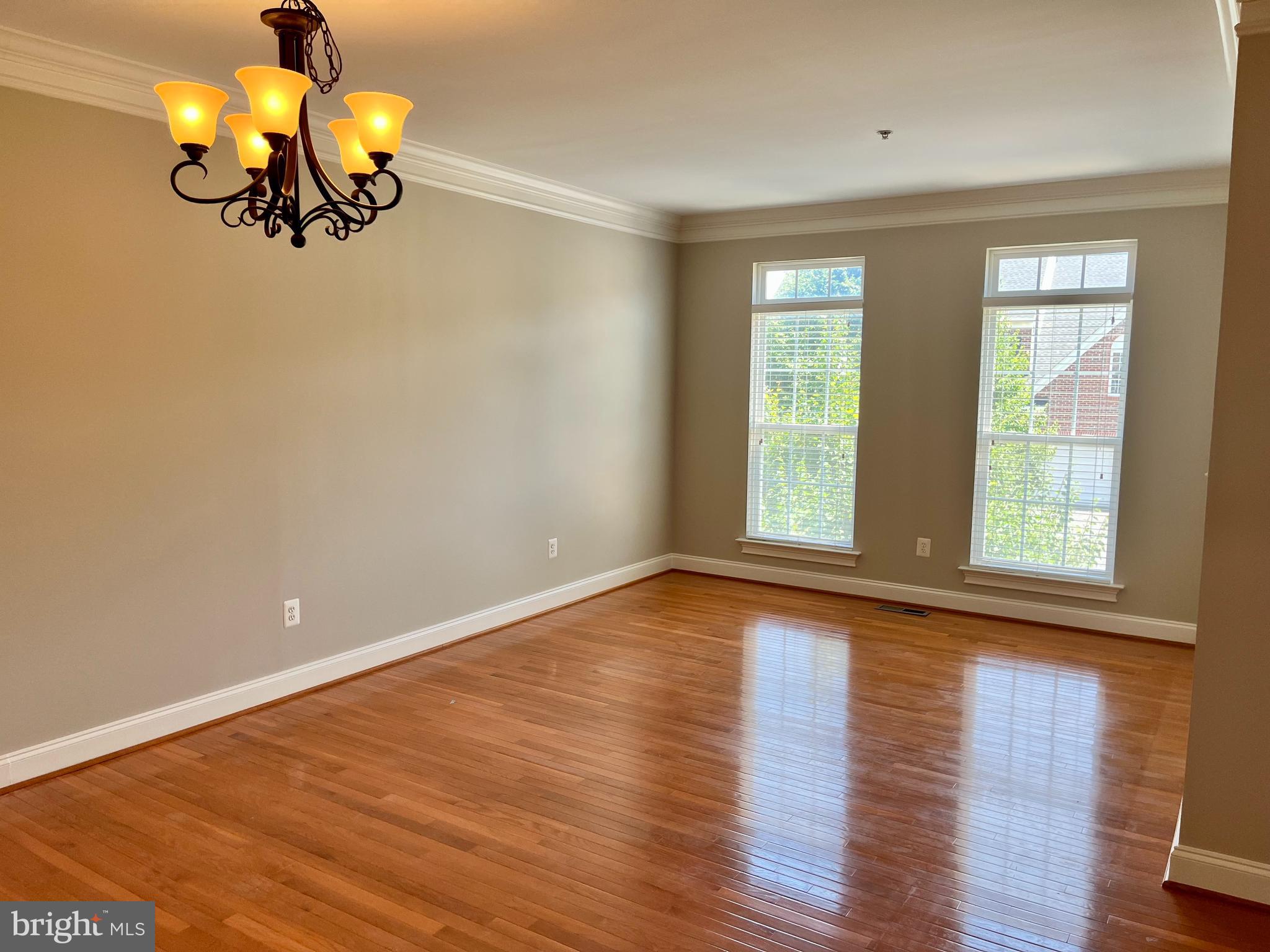 TAYLOR VILLAGE - Residential Lease