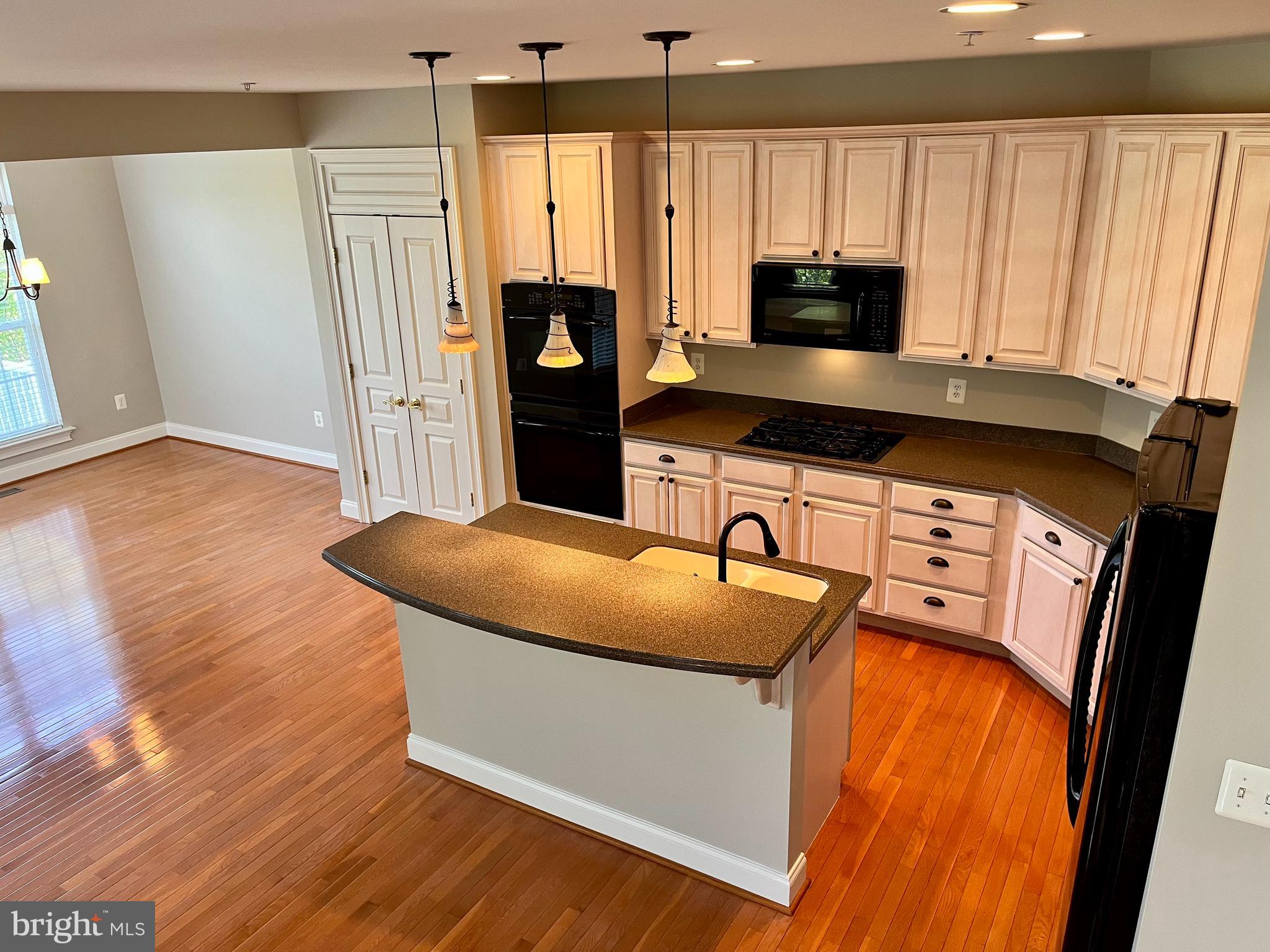 TAYLOR VILLAGE - Residential Lease