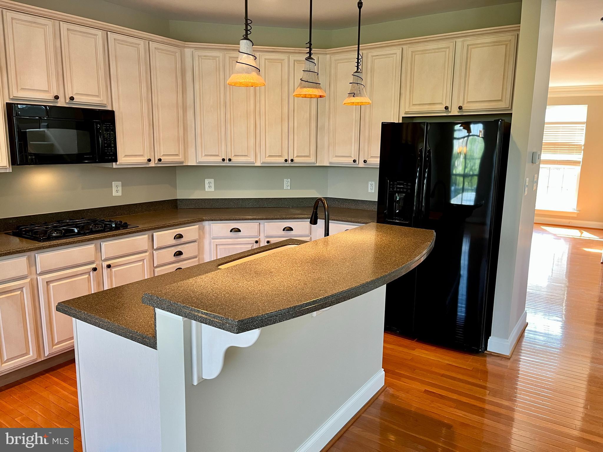 TAYLOR VILLAGE - Residential Lease