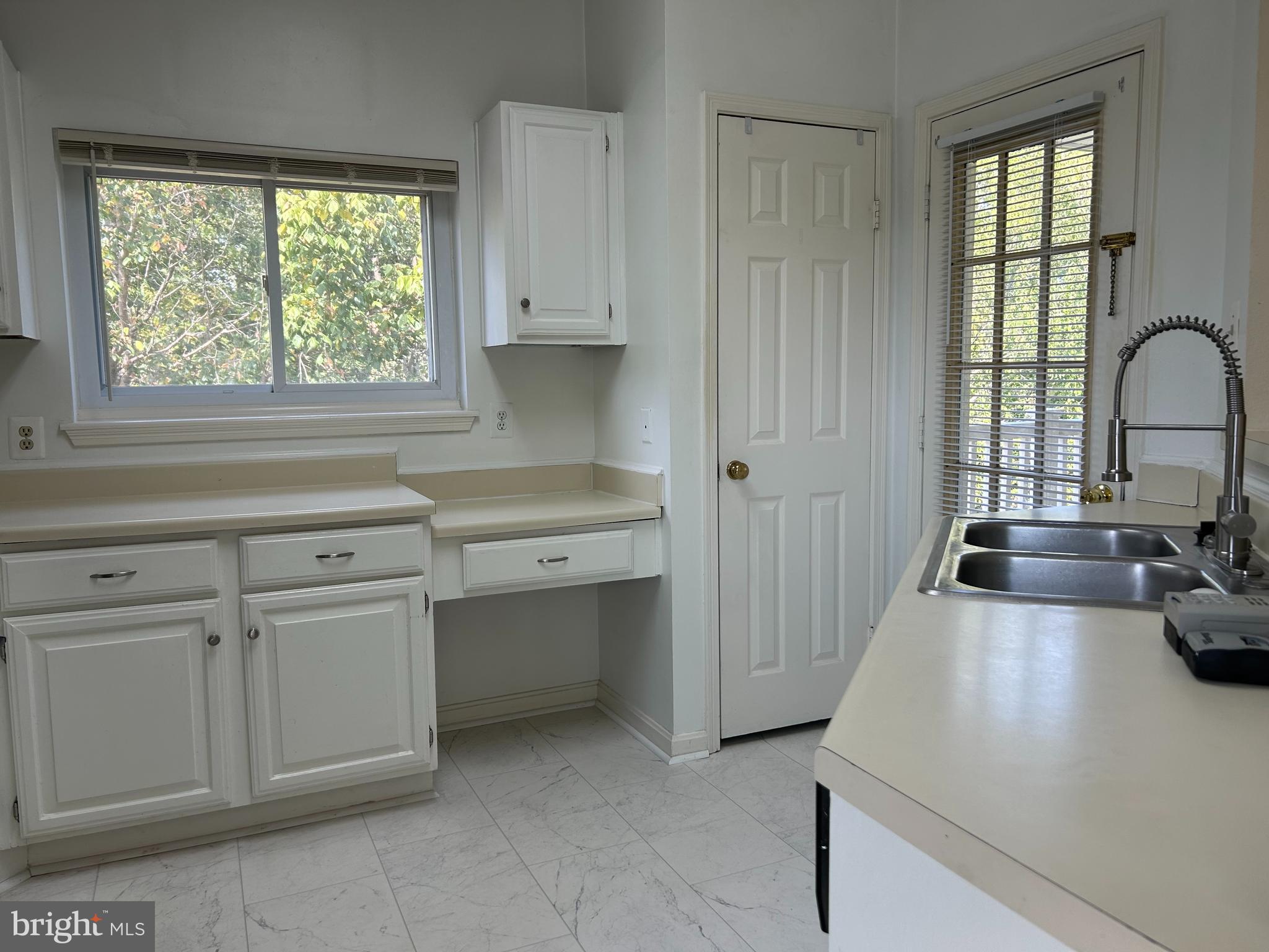 BROOKMEADE CONDO - Residential Lease