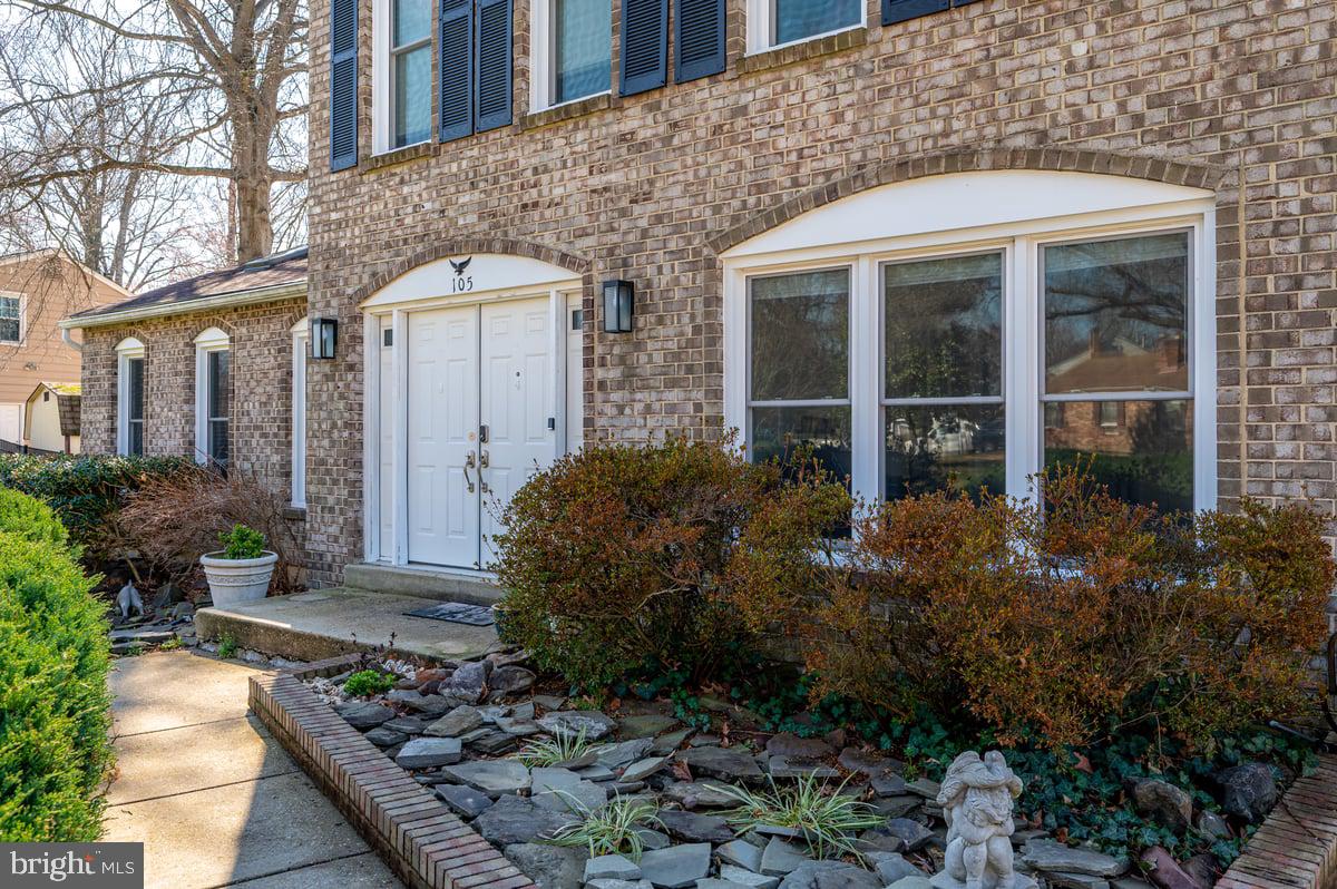 105 SAINT ANDREWS DRIVE E