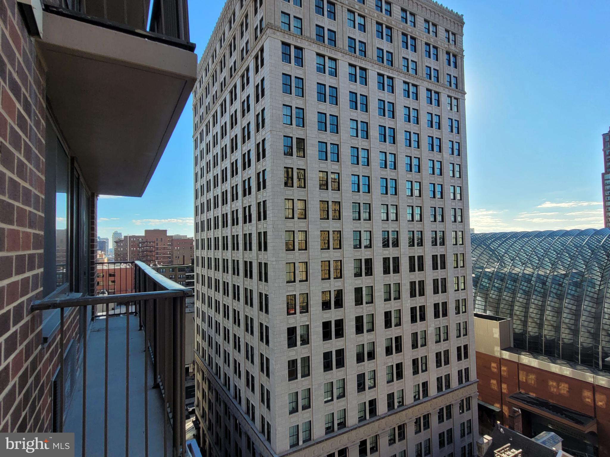 AVENUE OF THE ARTS - Residential