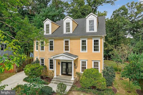 Photo of 518 Calvin Lane, ROCKVILLE, MD 20851 (MLS # MDMC2200712)