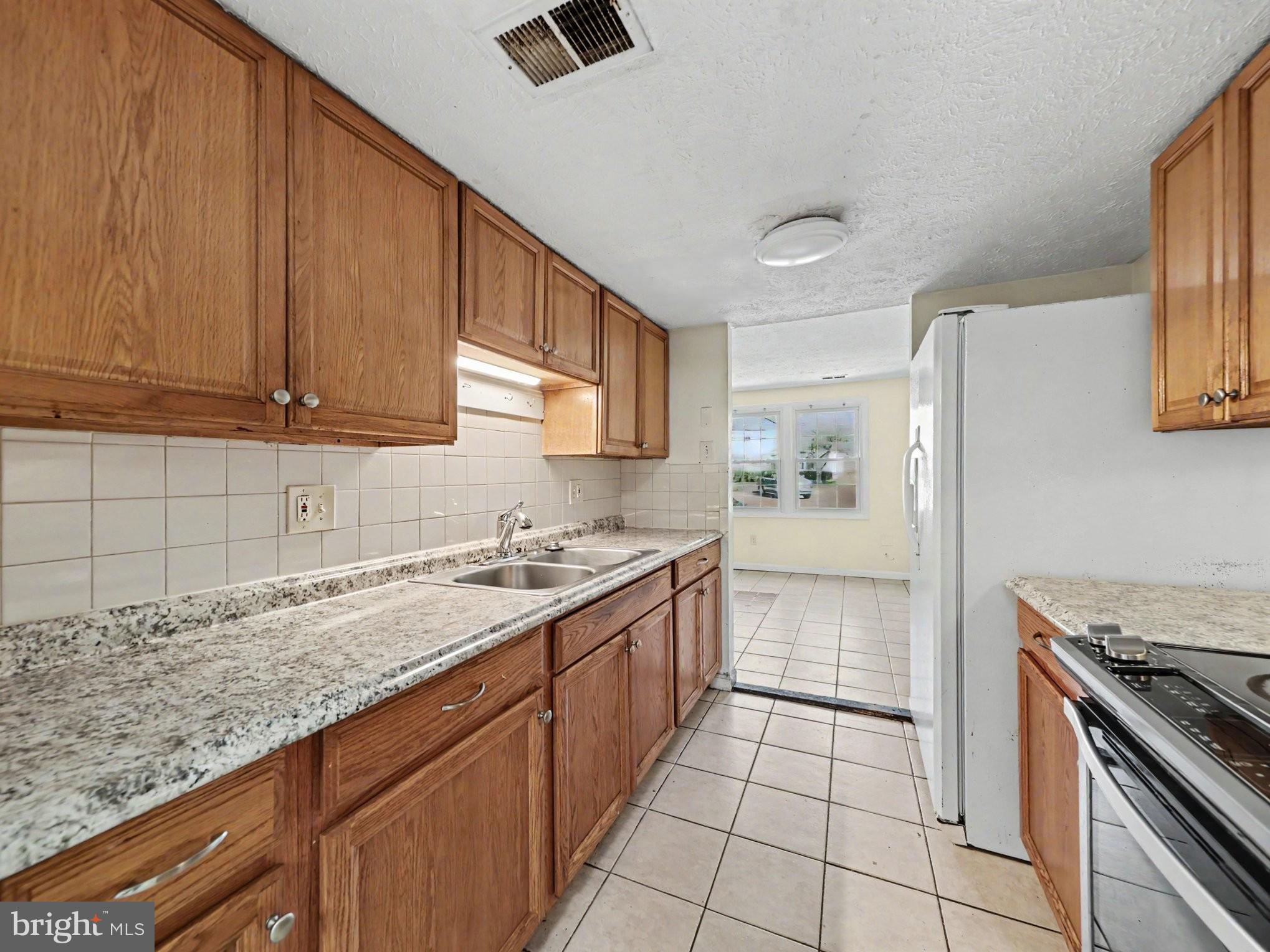 8216 CLAREMONT WOODS DRIVE