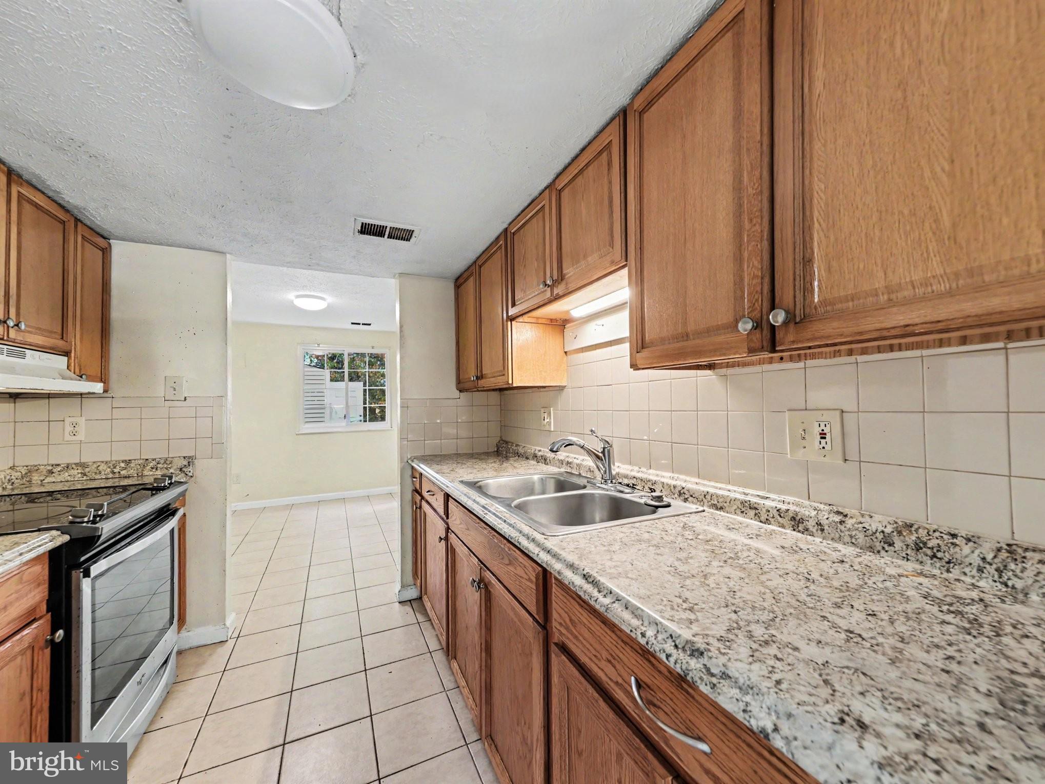 8216 CLAREMONT WOODS DRIVE