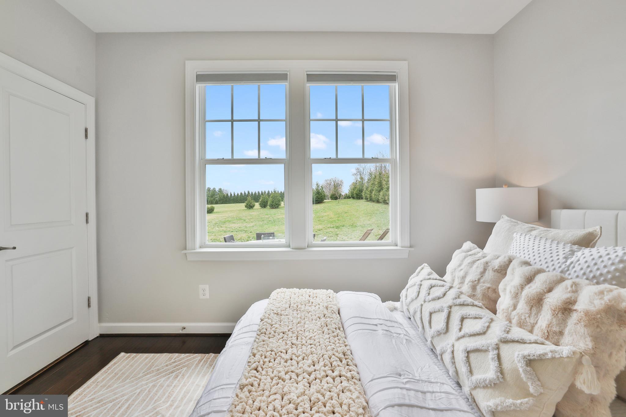 VILLAGE CASE - Residential