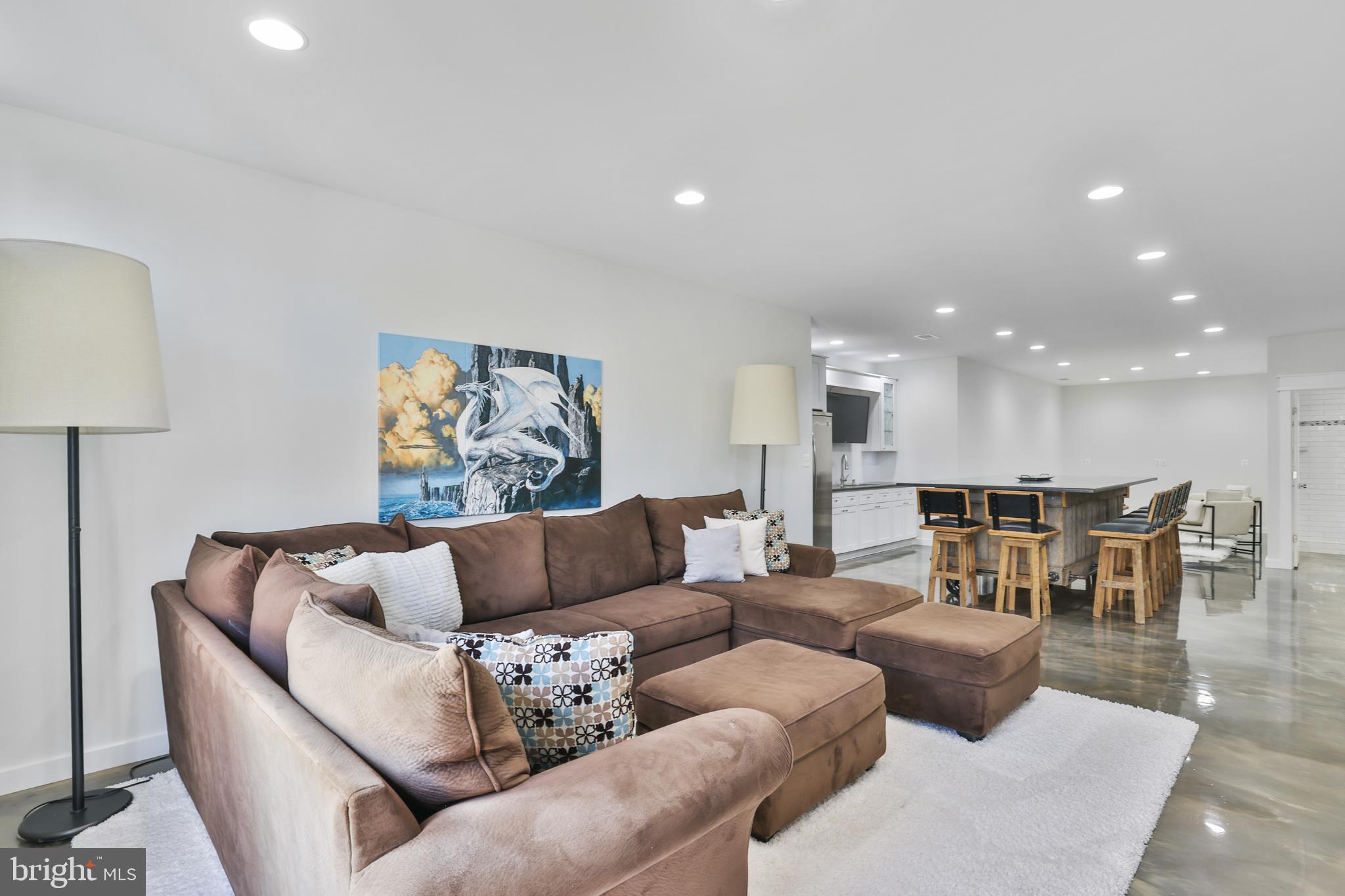 VILLAGE CASE - Residential