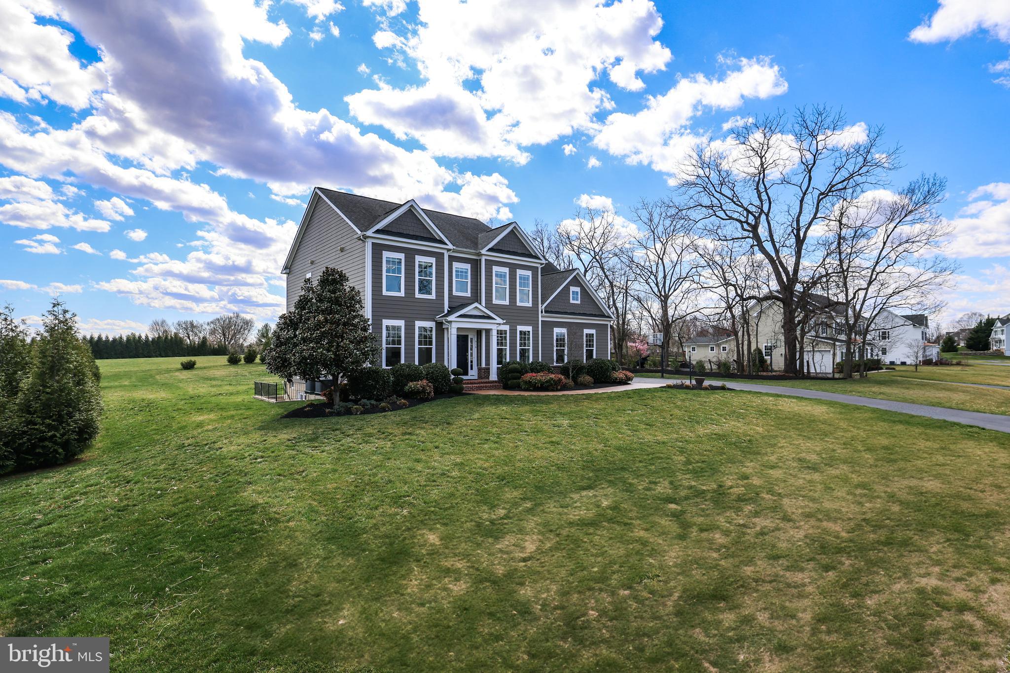 VILLAGE CASE - Residential