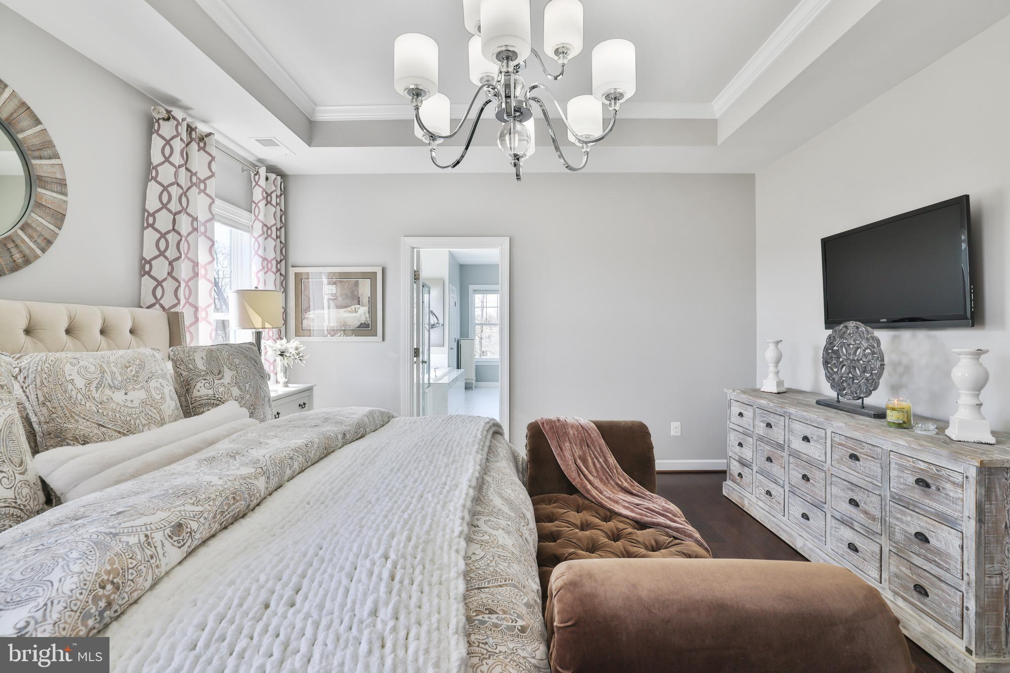 VILLAGE CASE - Residential